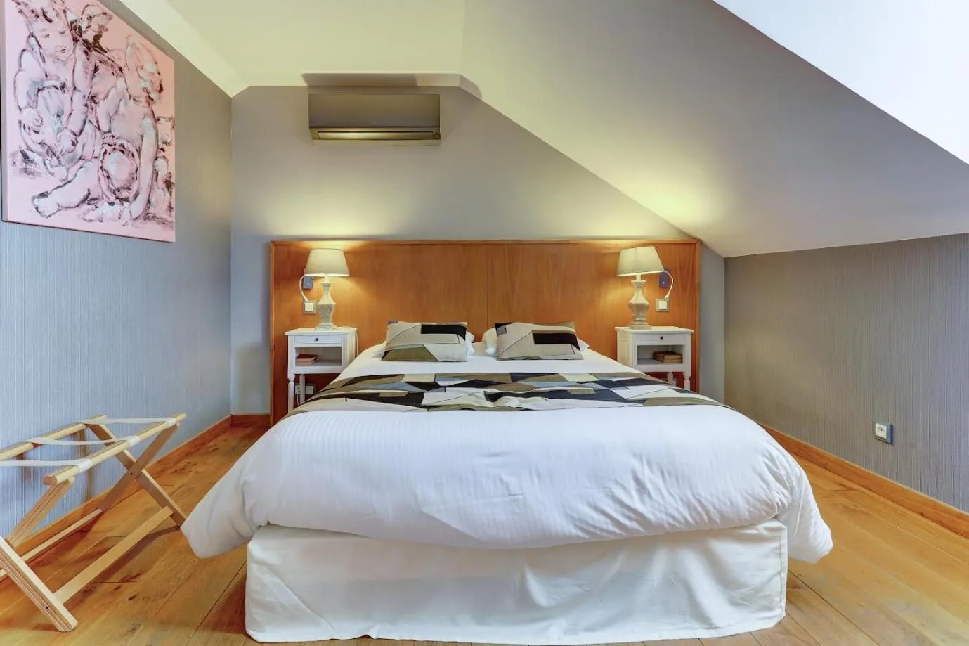 Bed in Champagne Domaine Sacret - AY