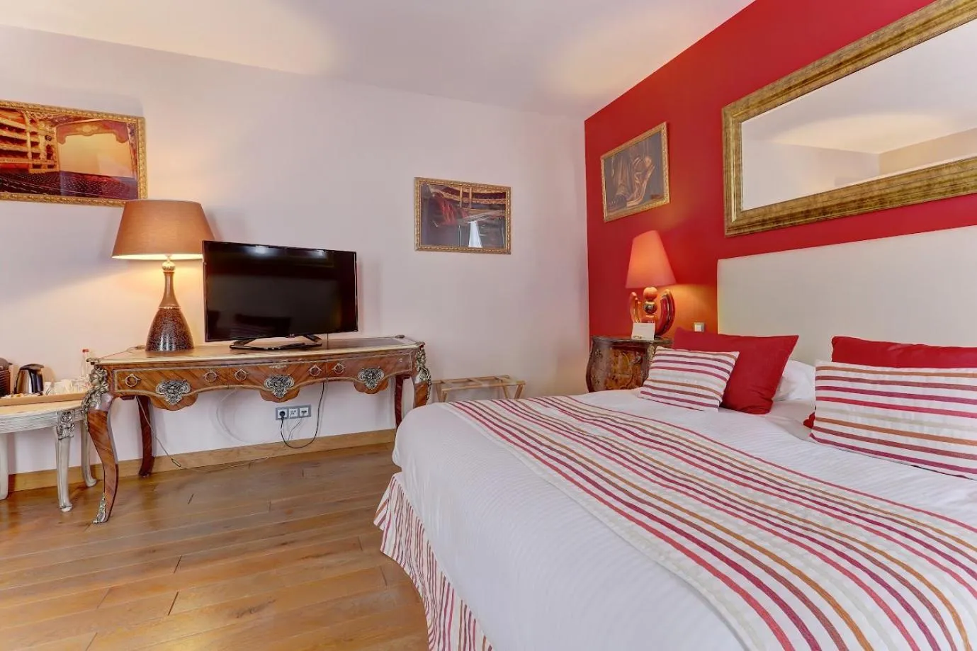 Bed in Champagne Domaine Sacret - AY