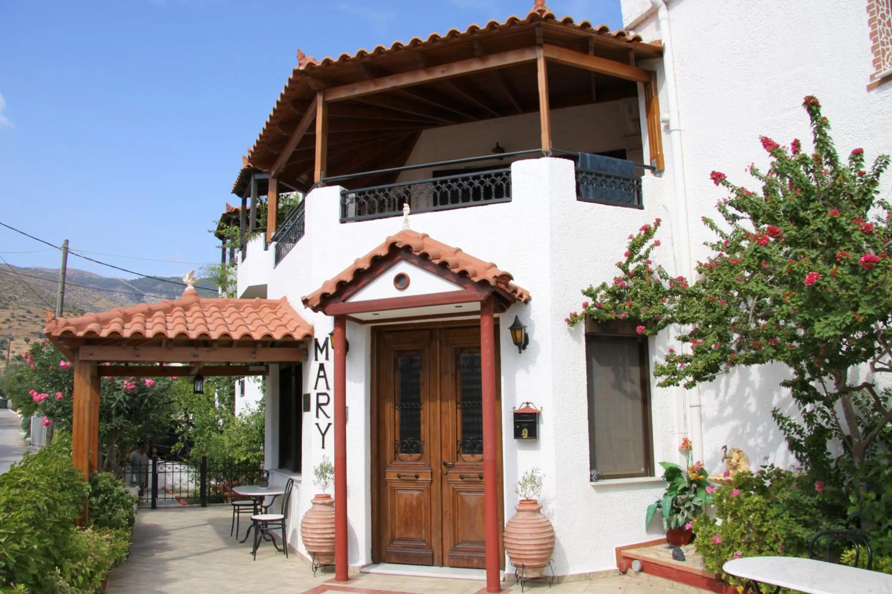 Facade/entrance in Hotel Mary