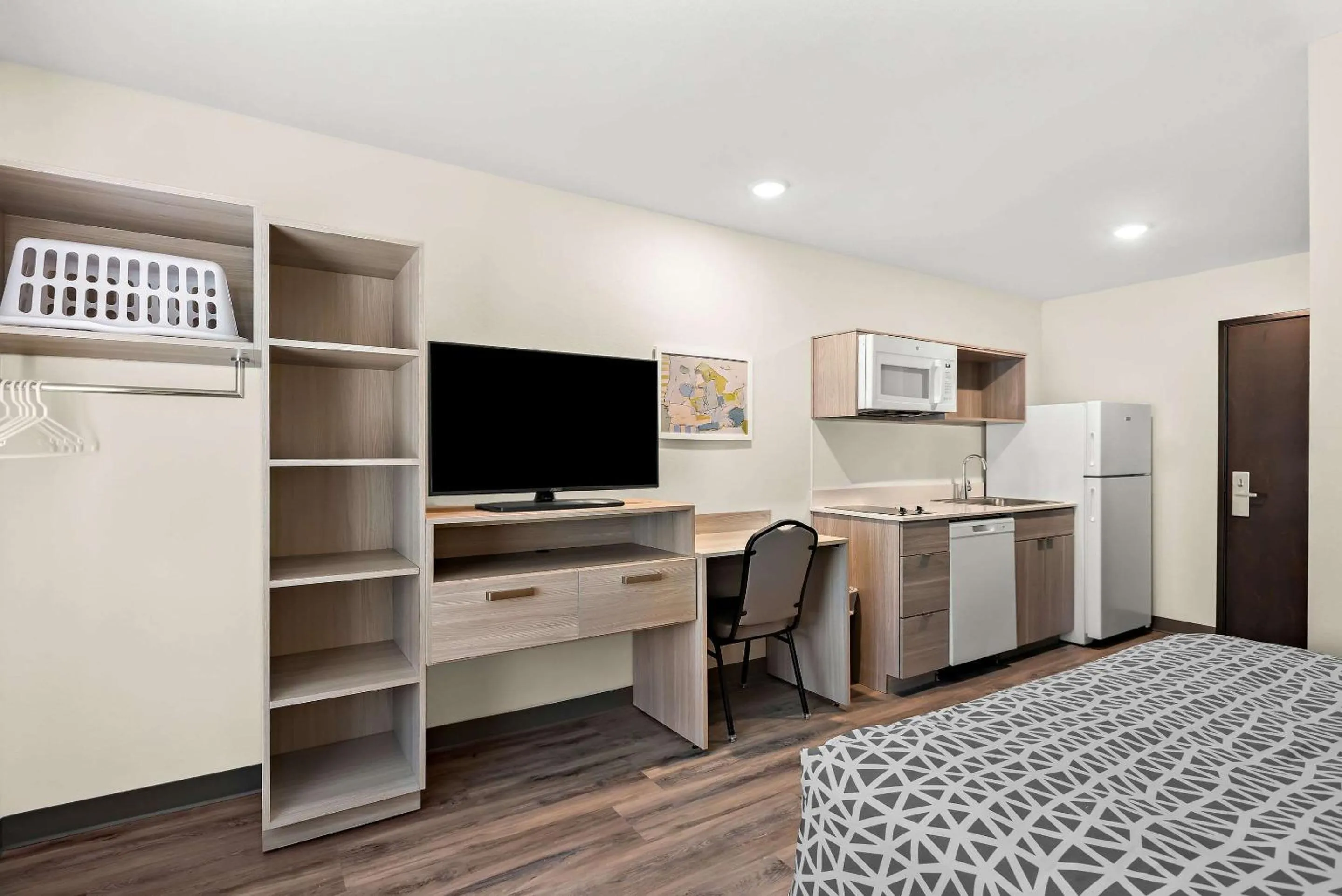 King Suite with Sofa - Disability Access/Non Smoking in WoodSpring Suites Savannah West Chatham Parkway
