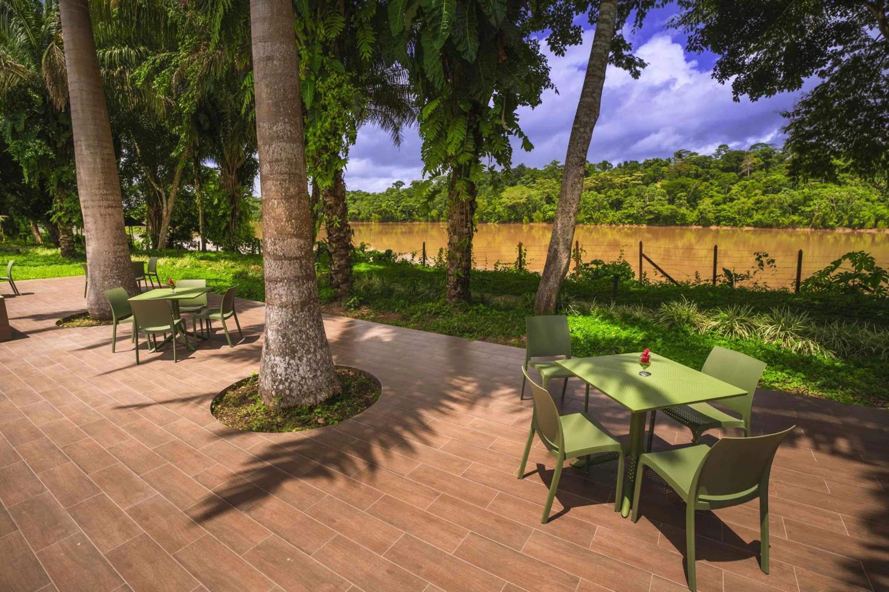 Swimming pool in IKAM Riverview Amazon Lodge - Asociado Casa Andina