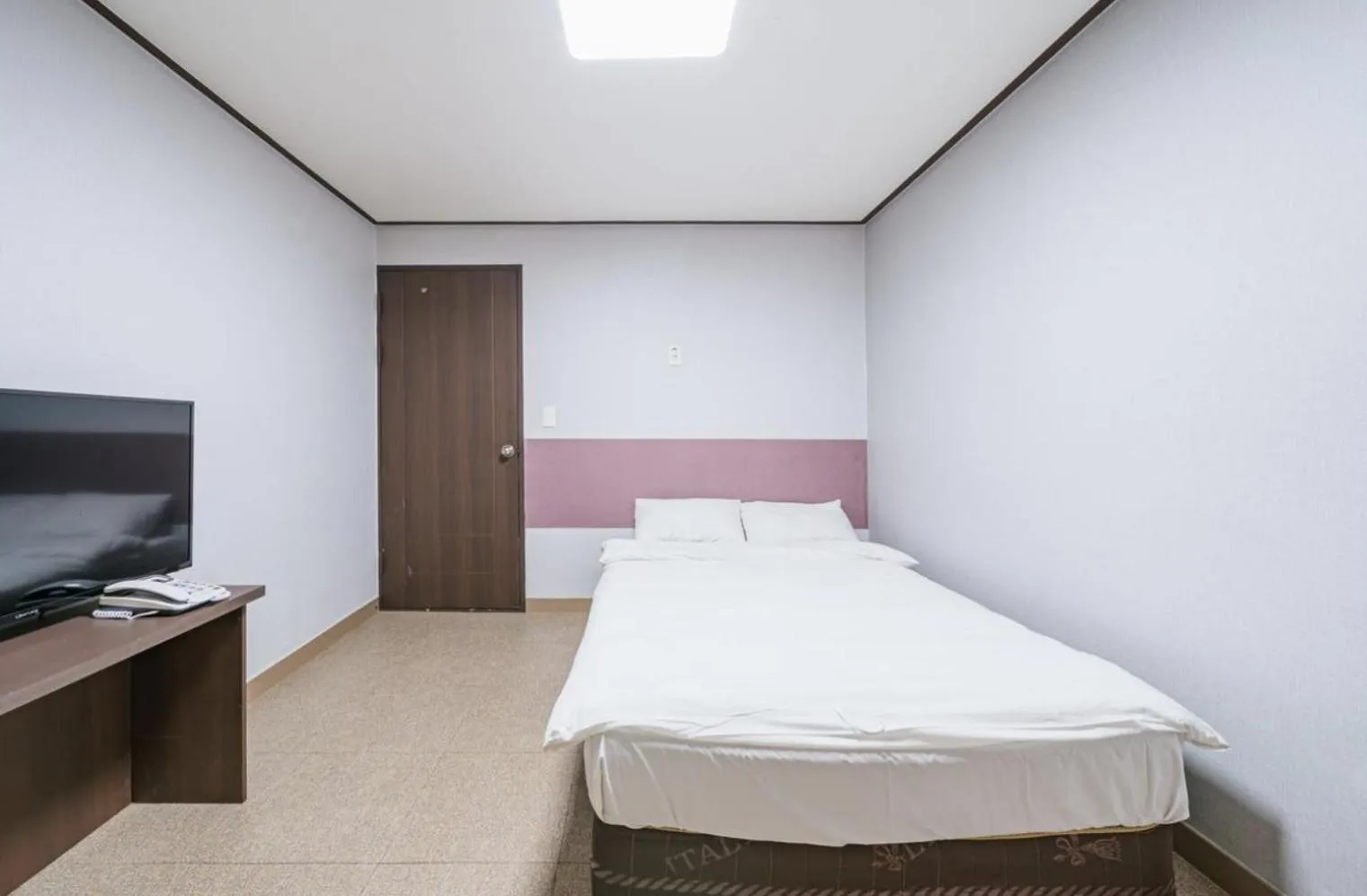 Bed in Manhattan Hotel