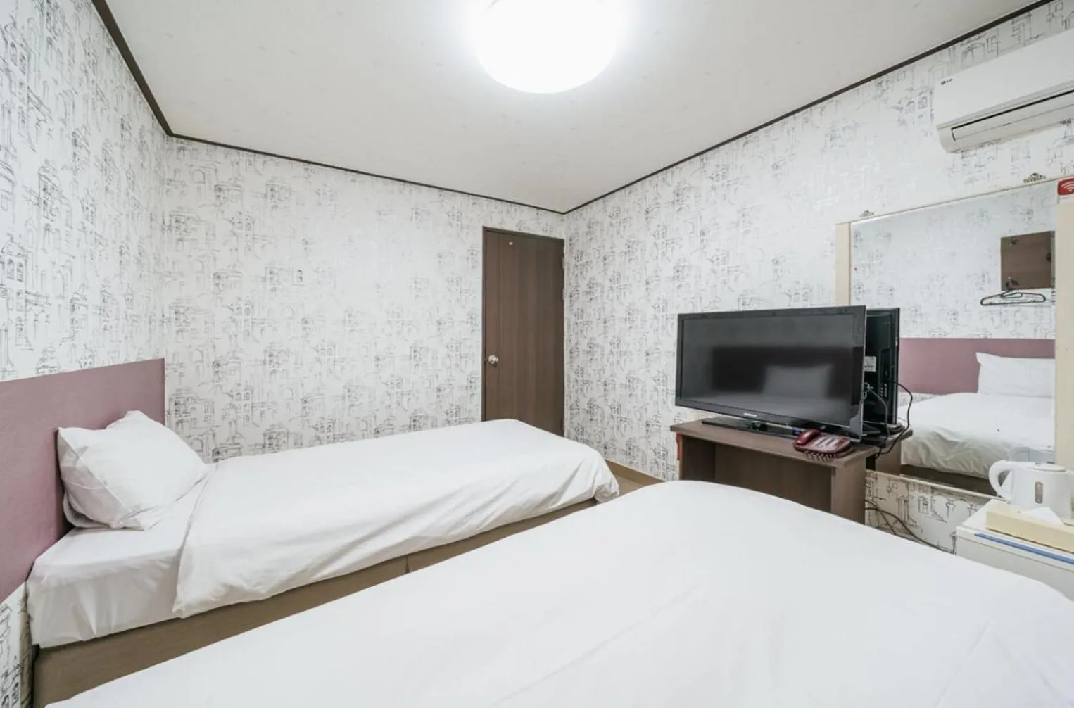 Bed in Manhattan Hotel