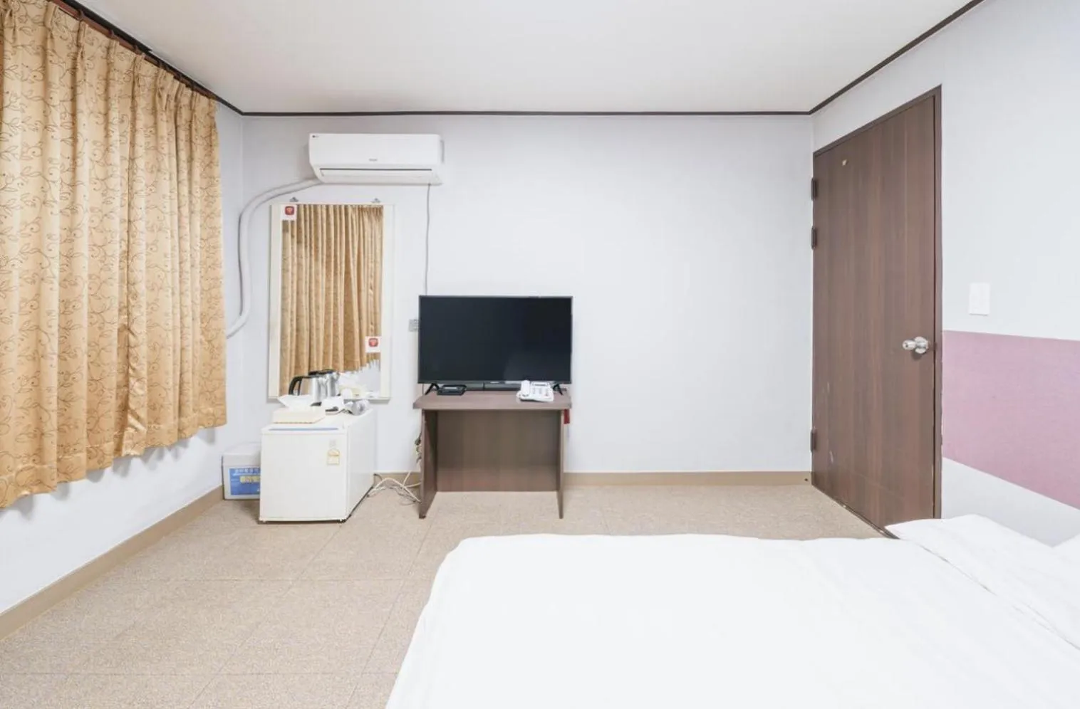 Bed in Manhattan Hotel