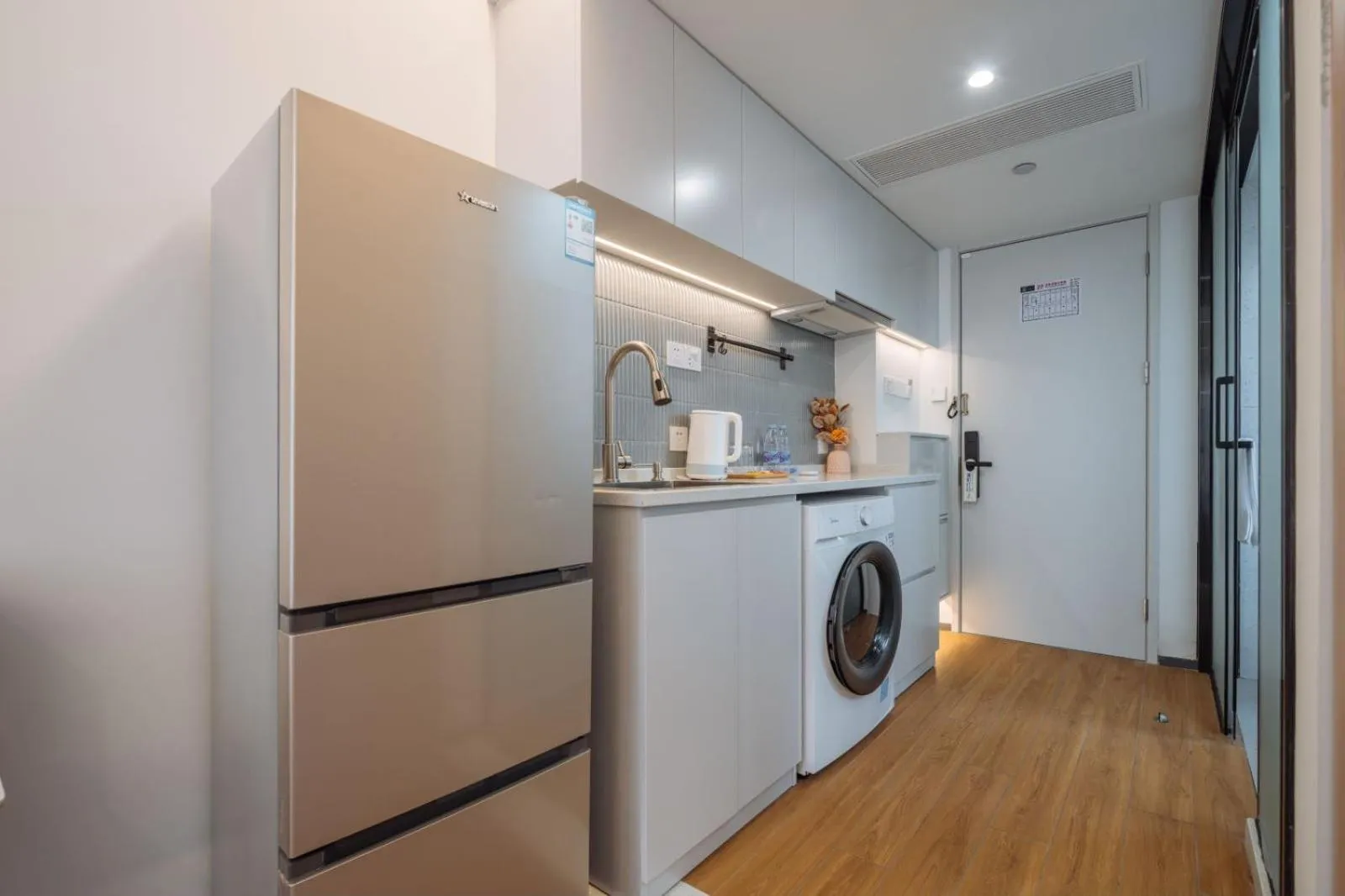 Coffee/tea facilities in Ketangxuan Hotel -Shanghai Railway Station Baoshan Road Subway Station