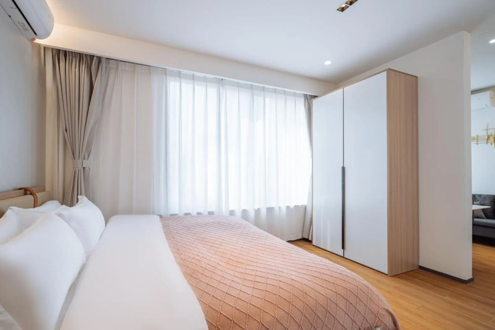 Bedroom, Bed in Ketangxuan Hotel -Shanghai Railway Station Baoshan Road Subway Station