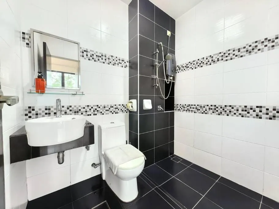 Skyview 0505 6Pax Aeon Lego netlflix 100mbps STAY