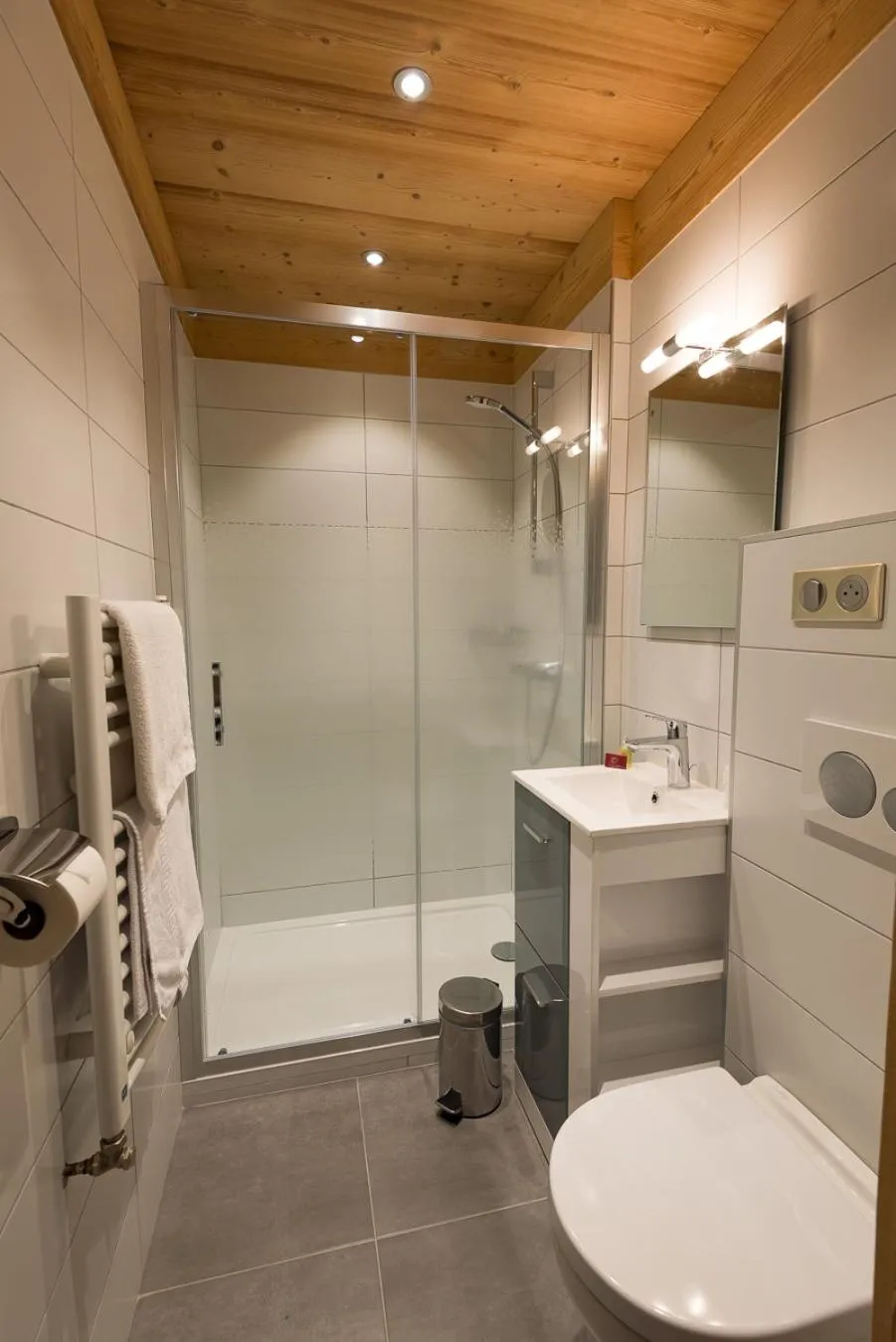 Bathroom in Hôtel Flor'Alpes