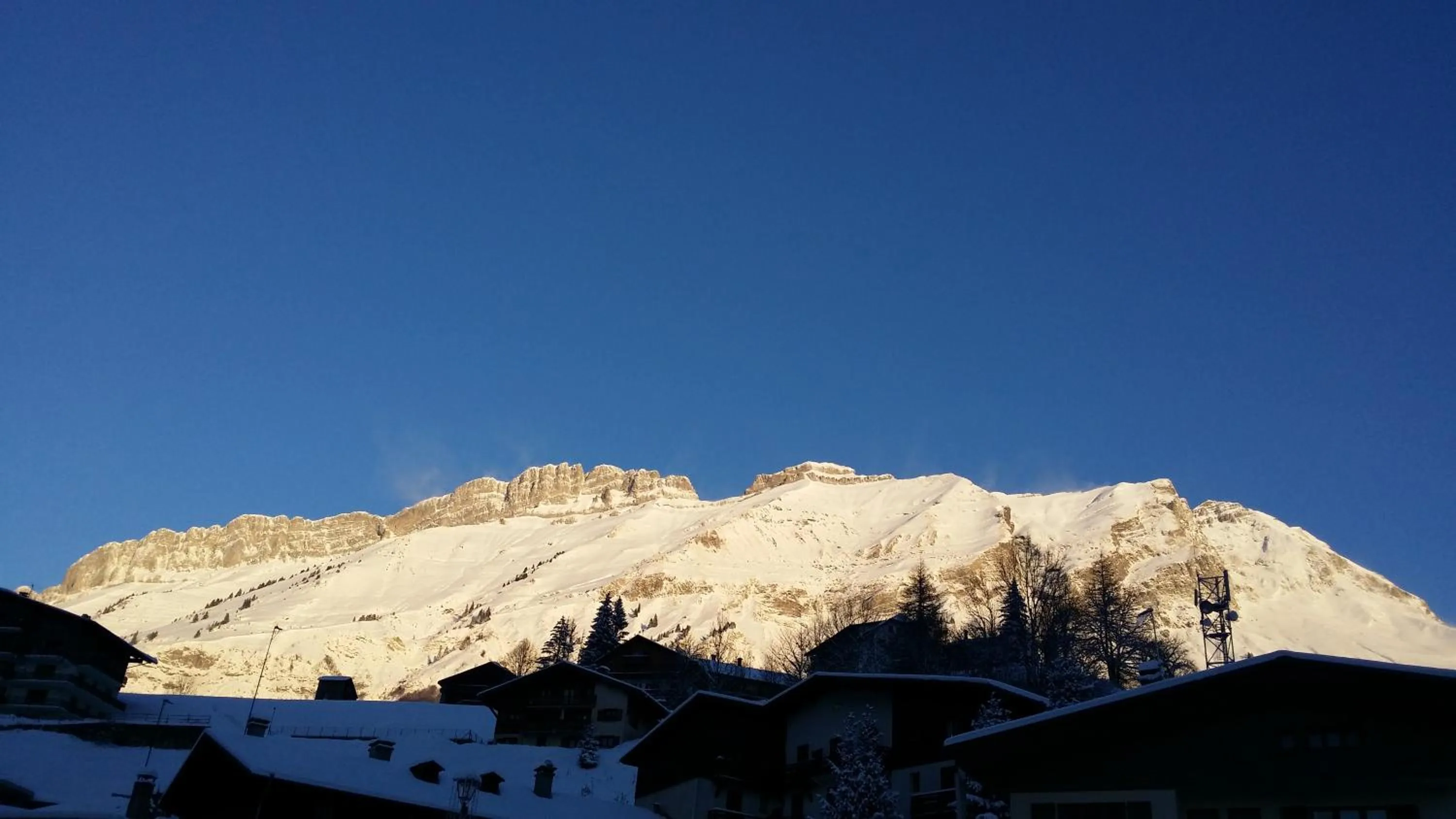 Mountain view in Hôtel Flor'Alpes