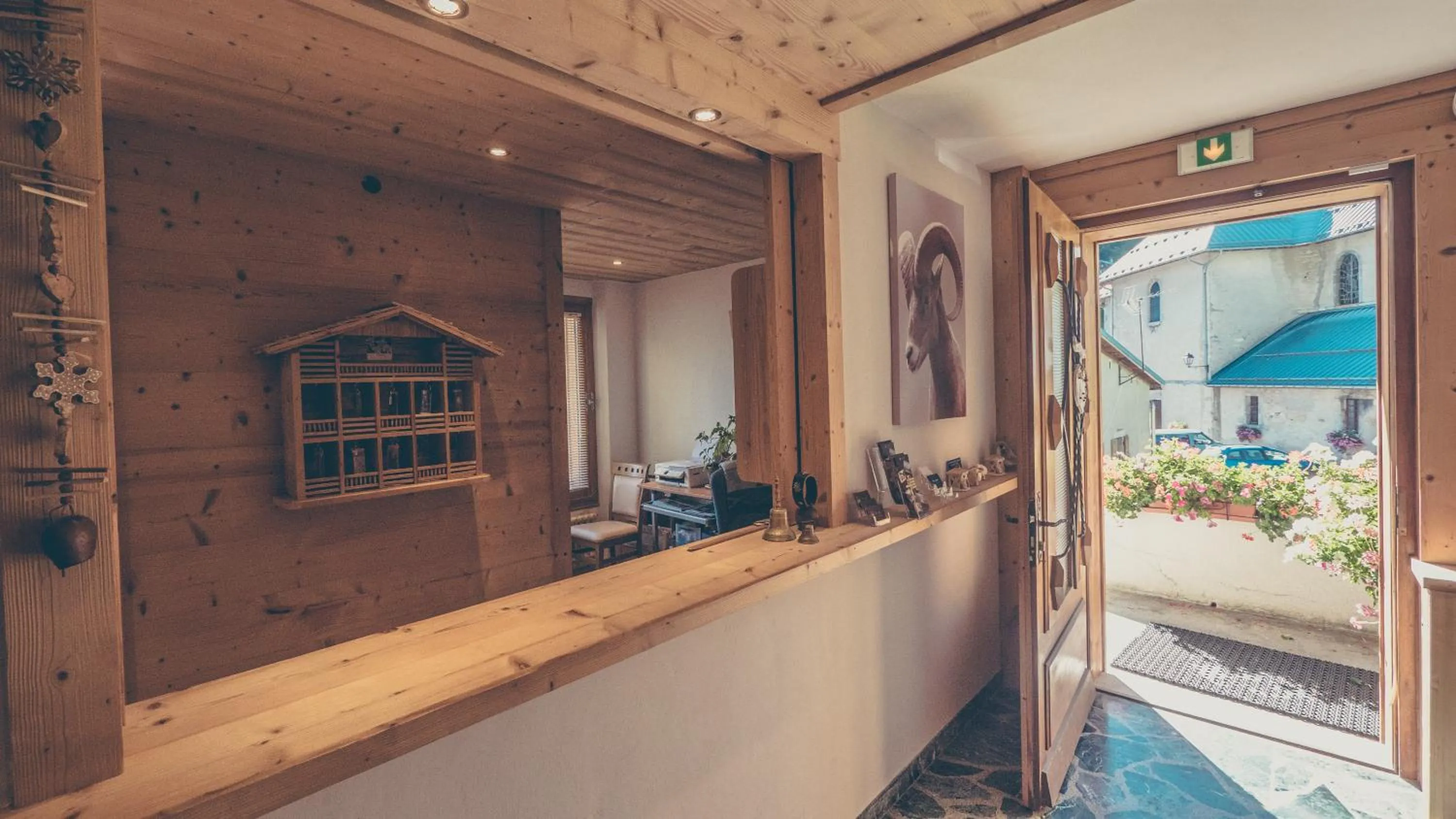 Lobby or reception in Hôtel Flor'Alpes