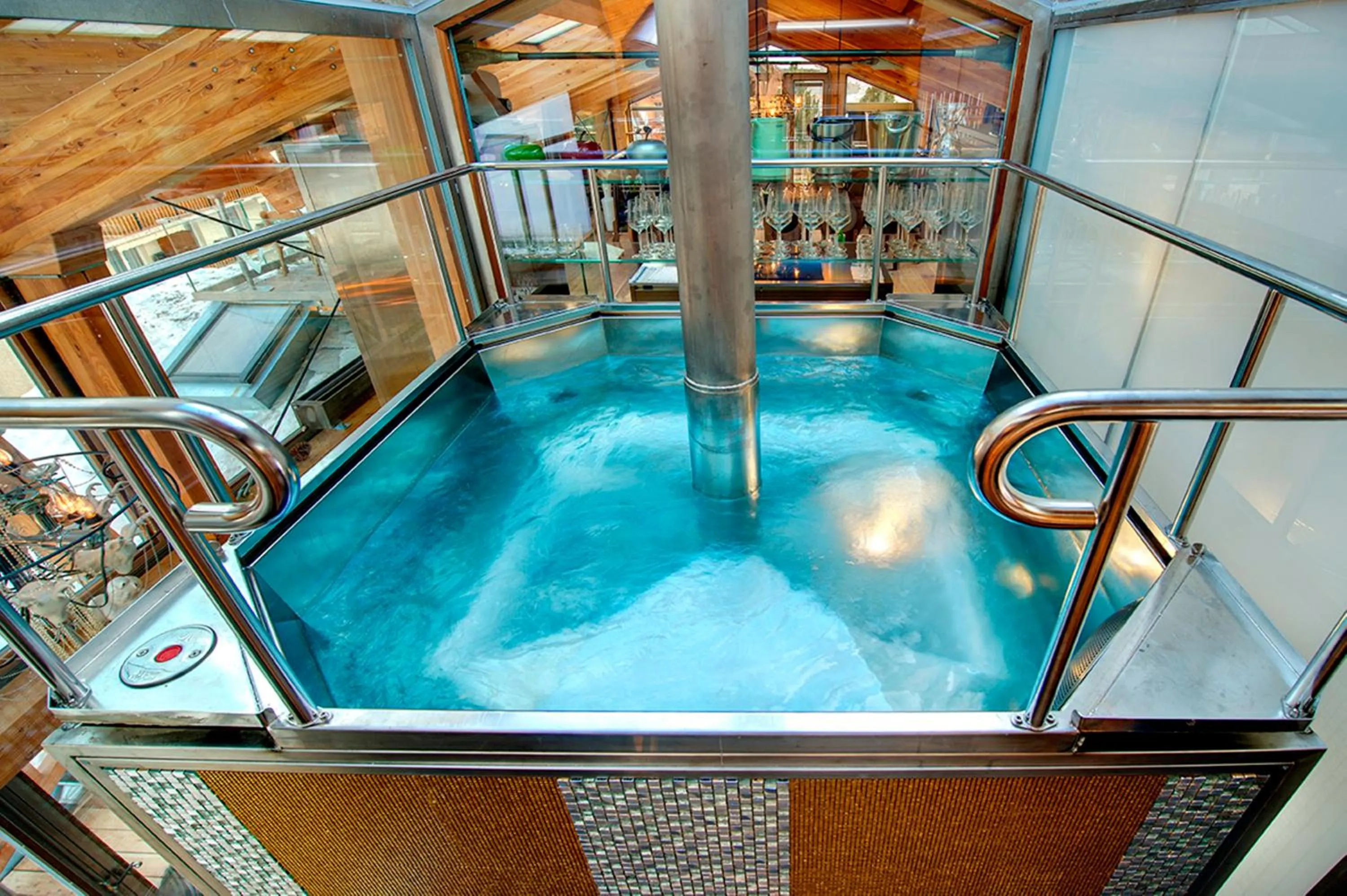 Hot Tub, Swimming Pool in Backstage Hotel Chalet Rooms