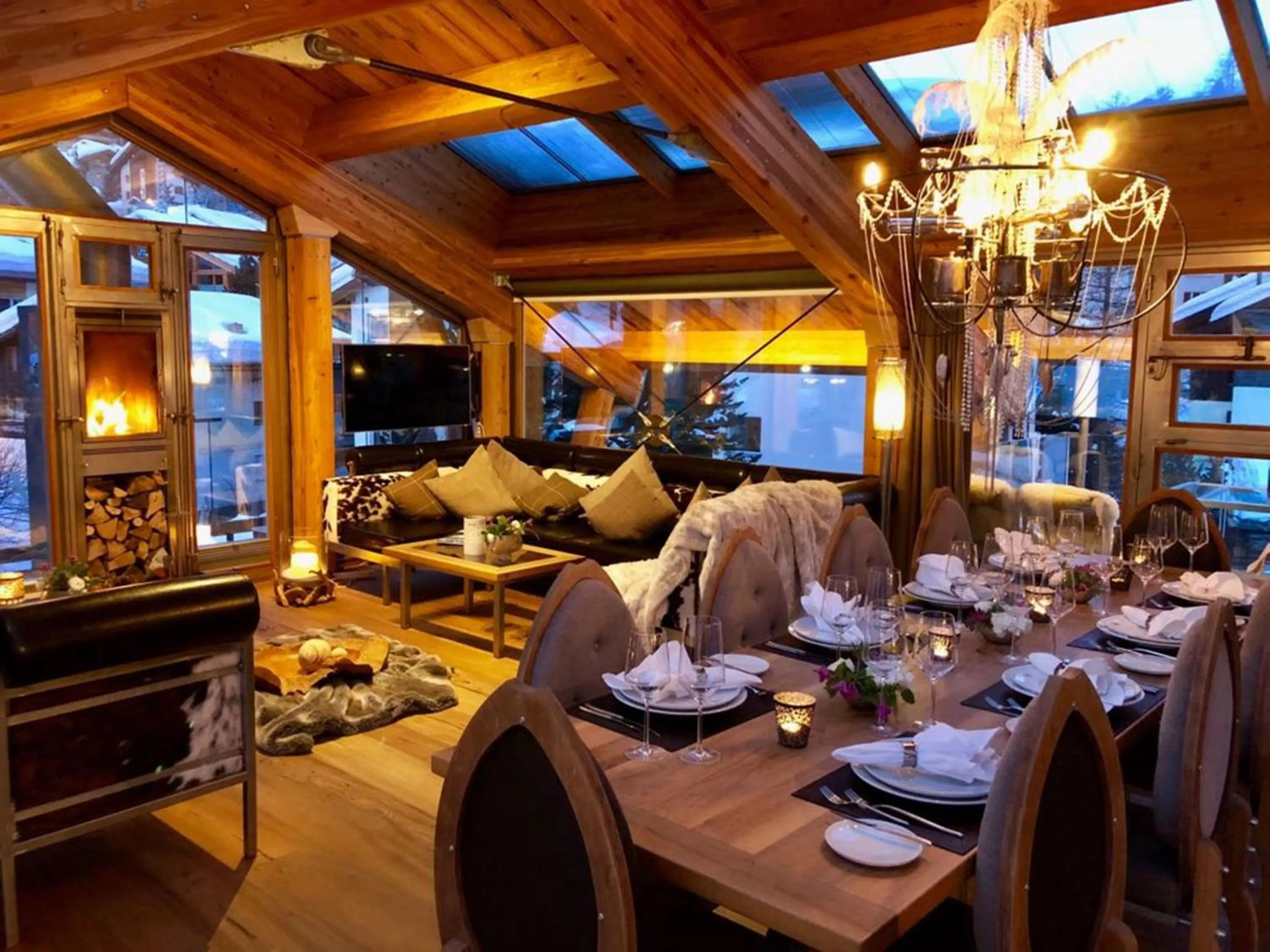 Living room, Restaurant/Places to Eat in Backstage Hotel Chalet Rooms