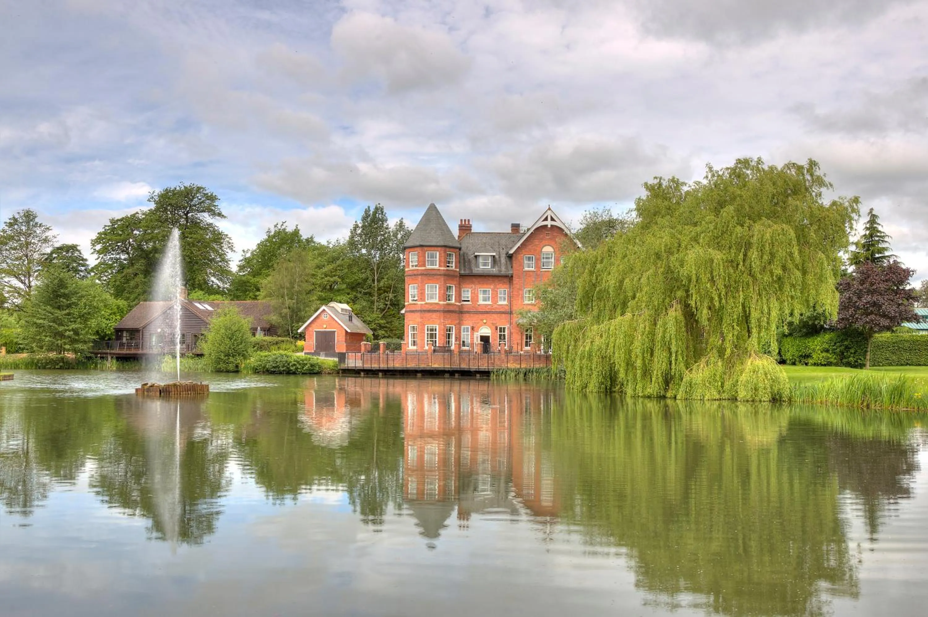 Lake view in Ardencote