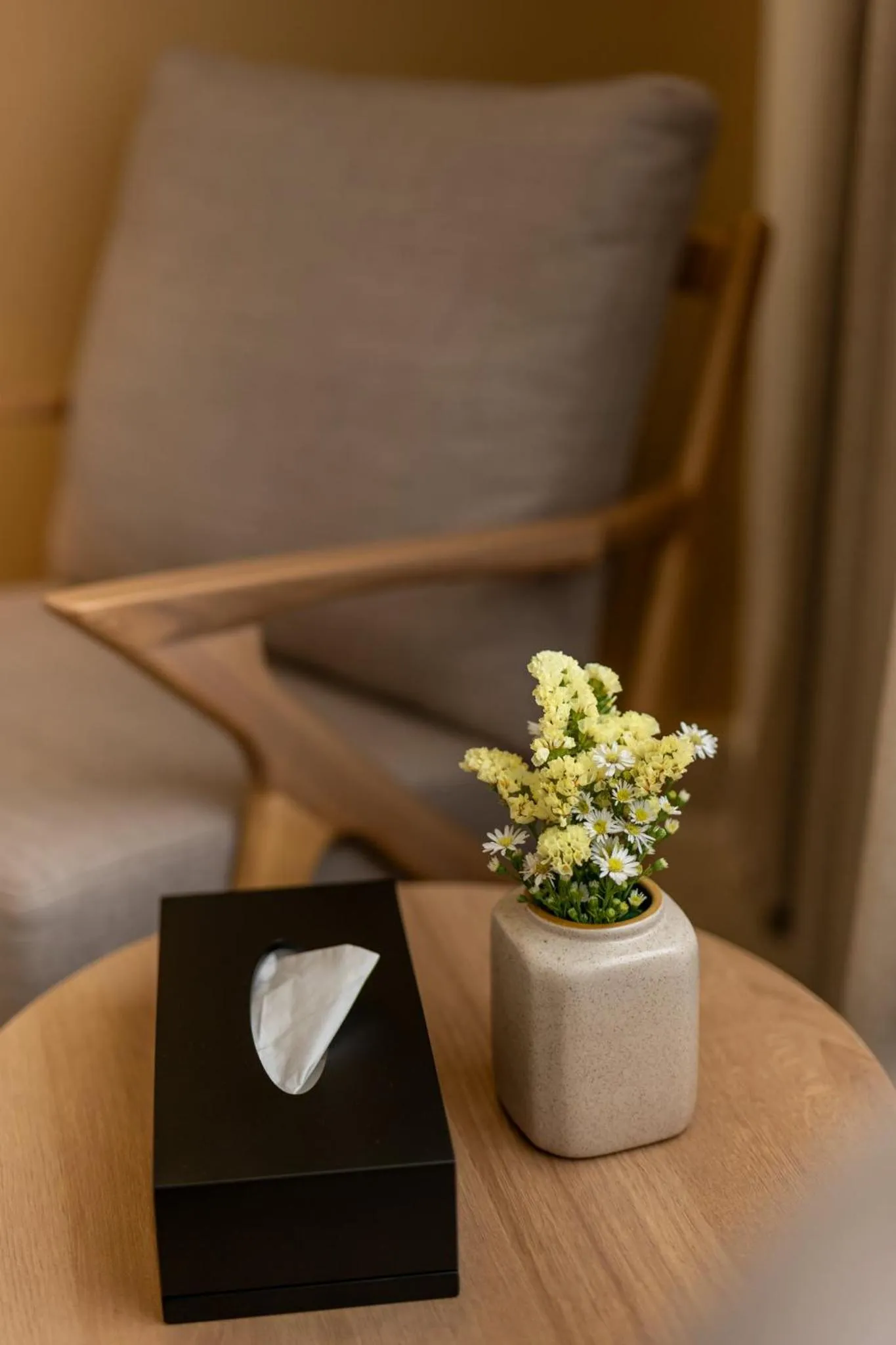 Seating area in The HUB Hotel - Airport