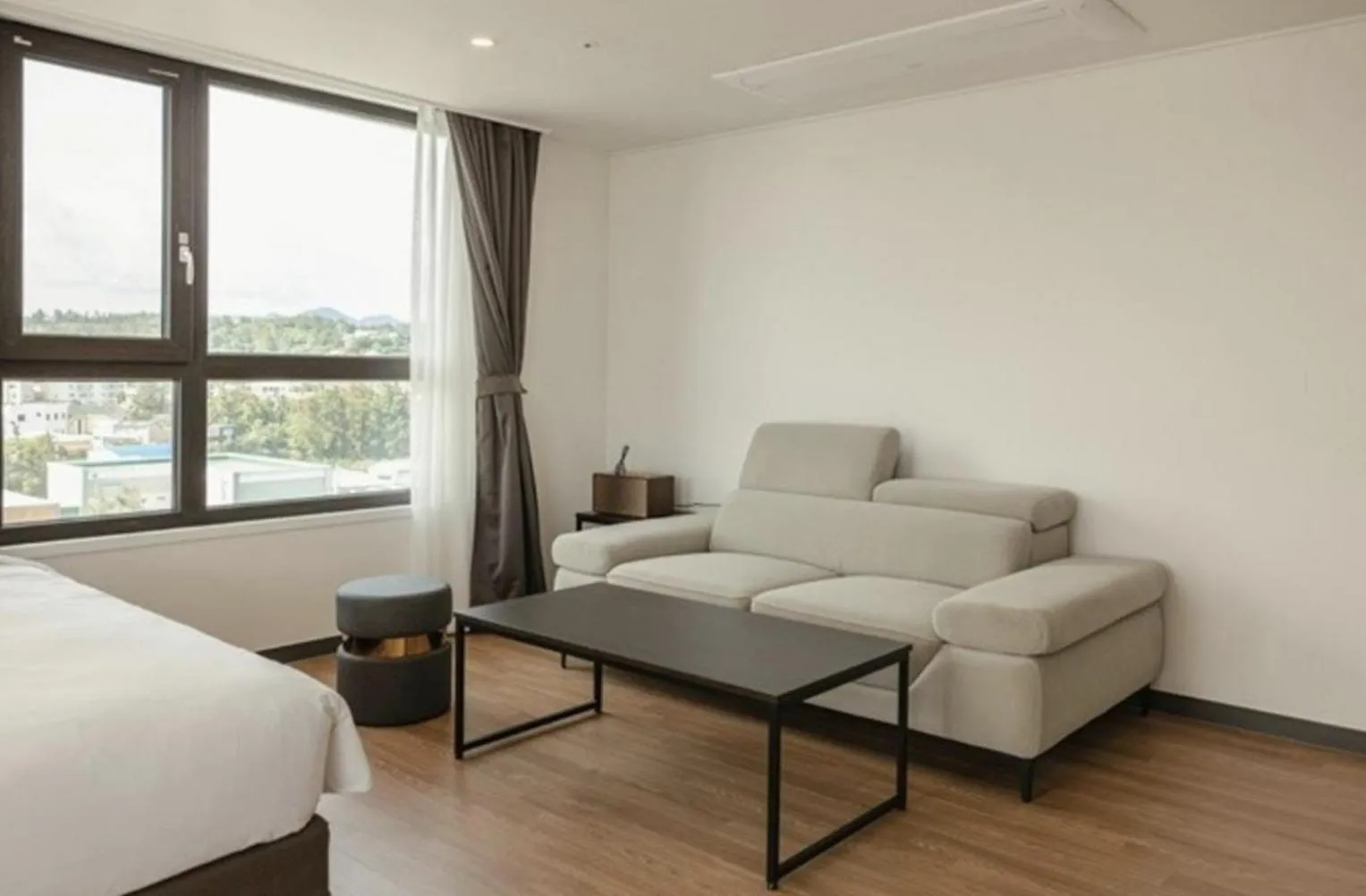 Bed in Lemain Hotel Seogwipo