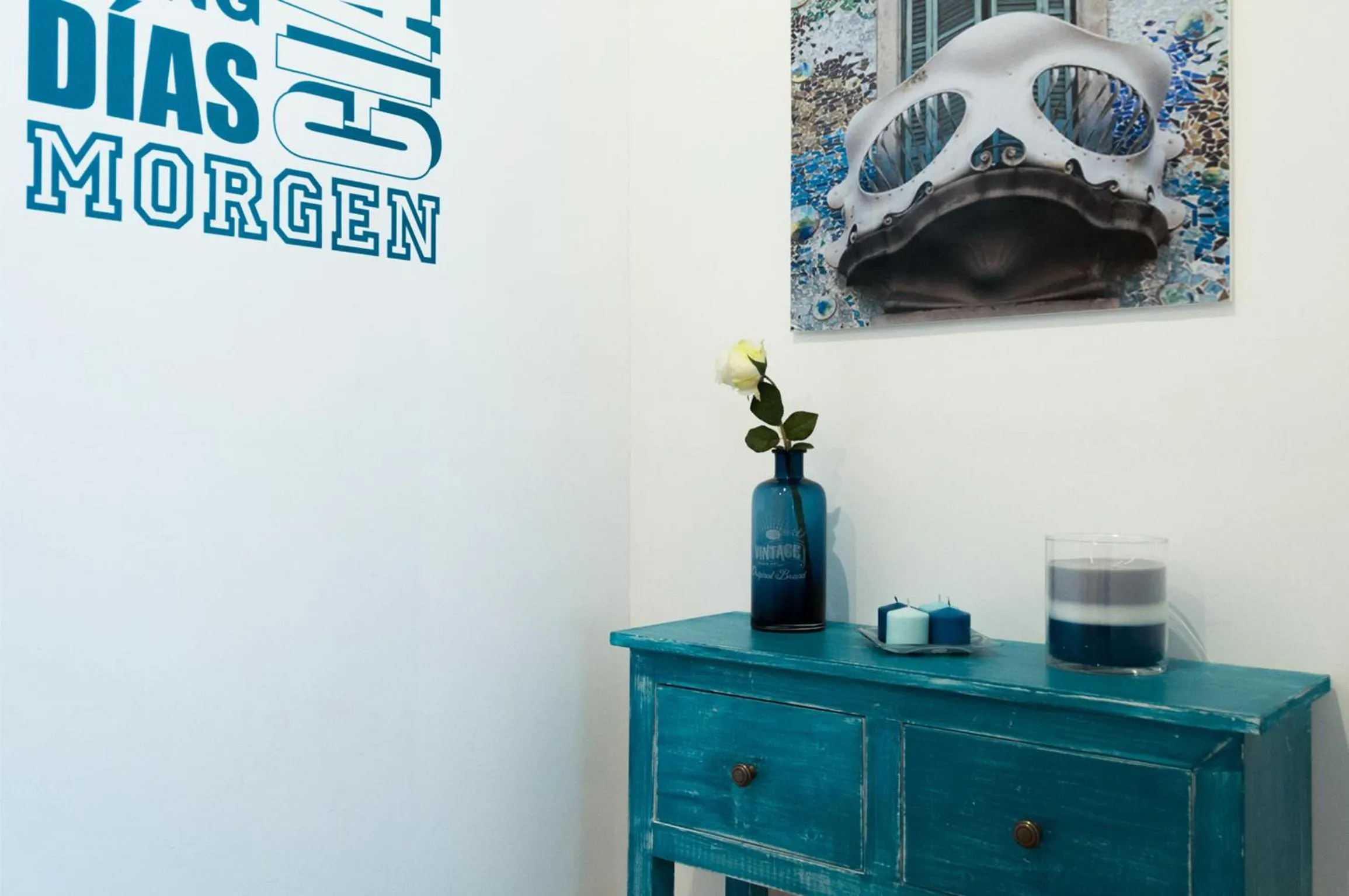 Decorative detail in Blue Barcelona