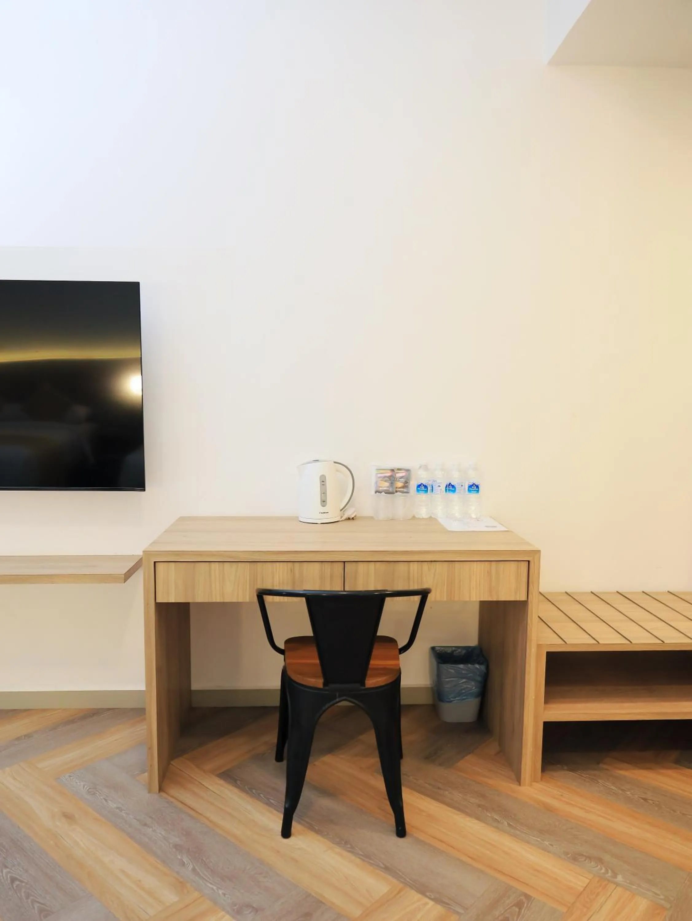 TV and multimedia in BIG TREE HOTEL