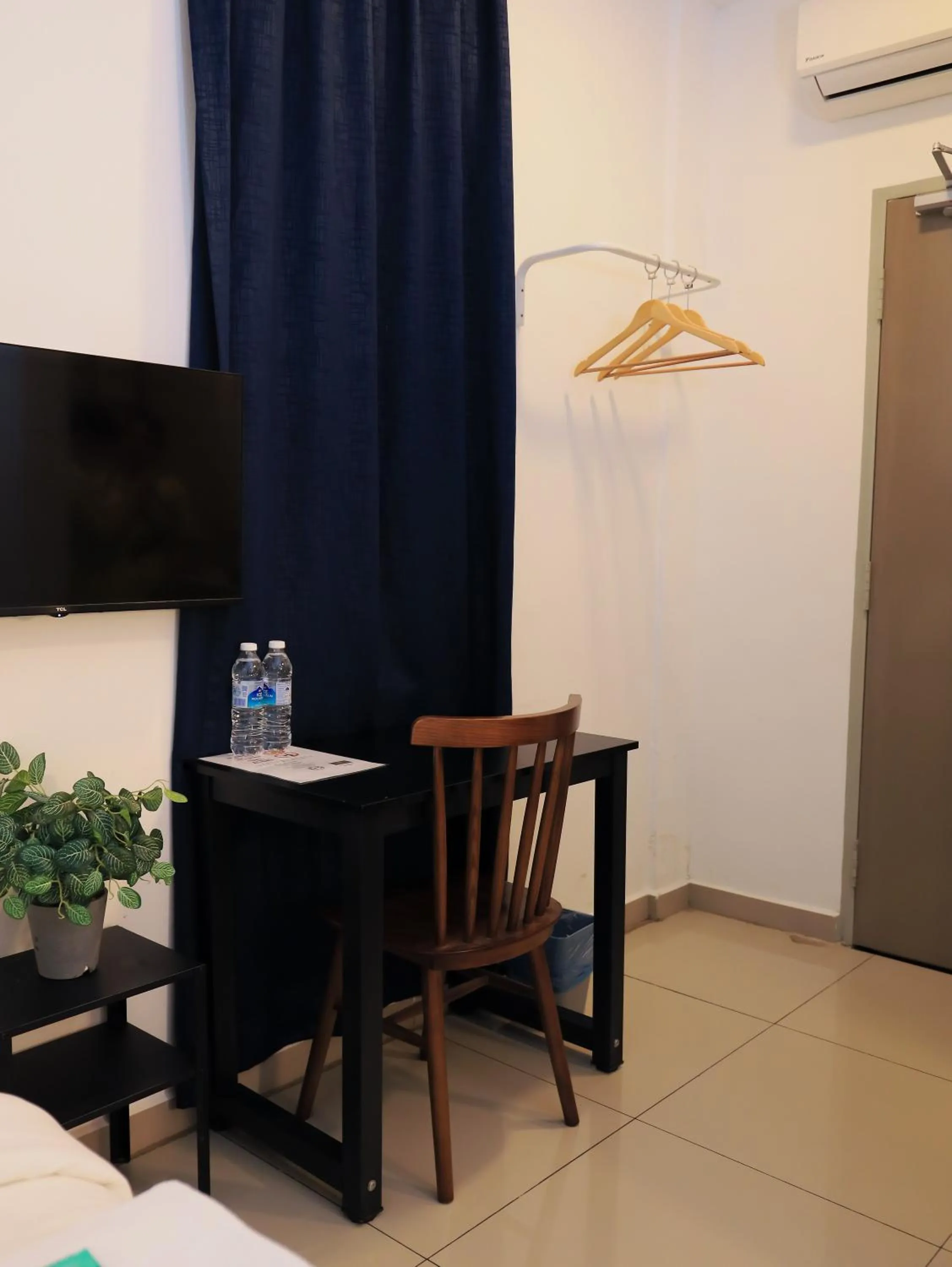 TV and multimedia in BIG TREE HOTEL