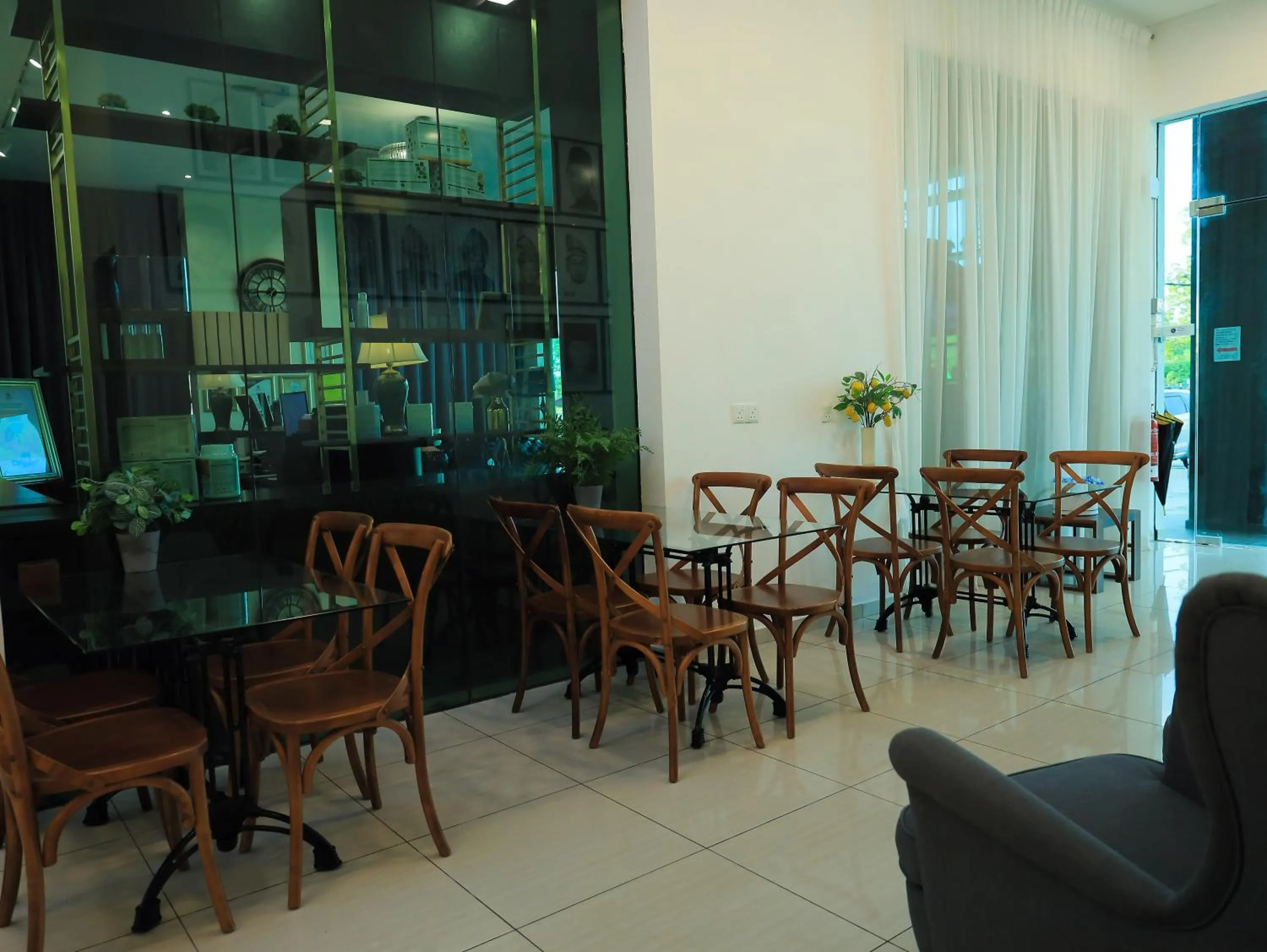 Facade/entrance in BIG TREE HOTEL