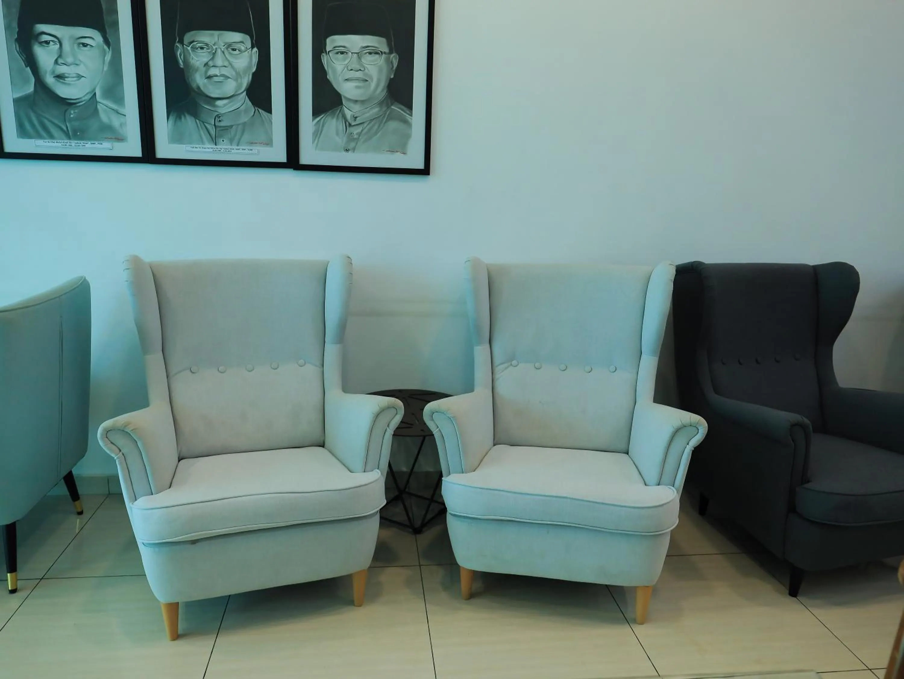 Communal lounge/ TV room in BIG TREE HOTEL