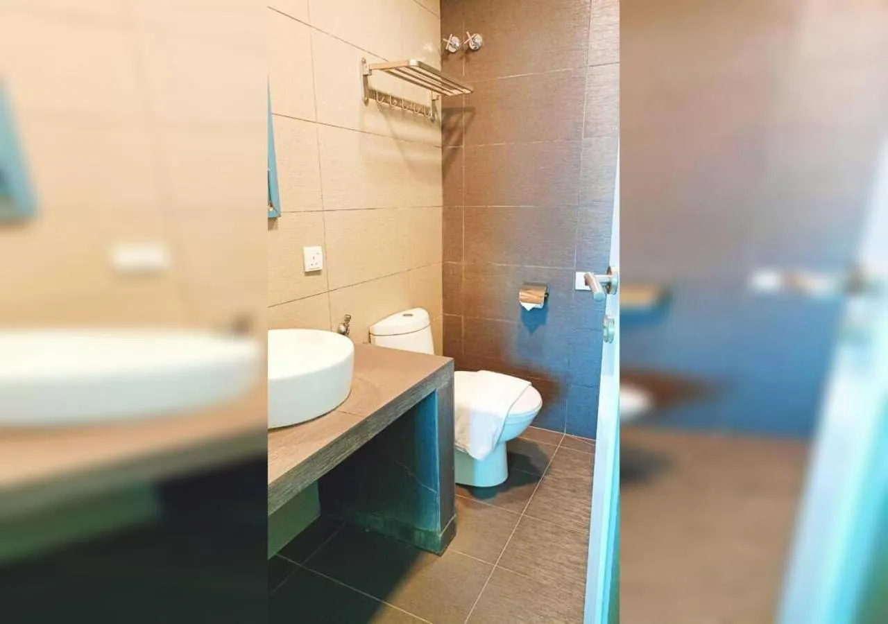 Bathroom in BIG TREE HOTEL