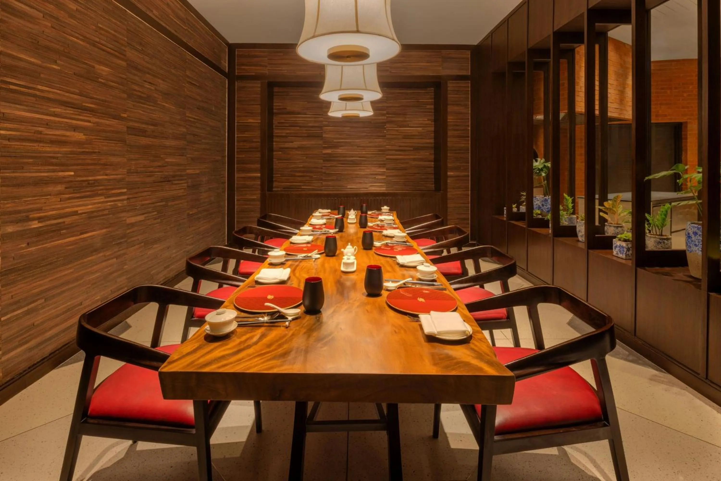 Restaurant/places to eat in ITC Ratnadipa, a Luxury Collection Hotel, Colombo