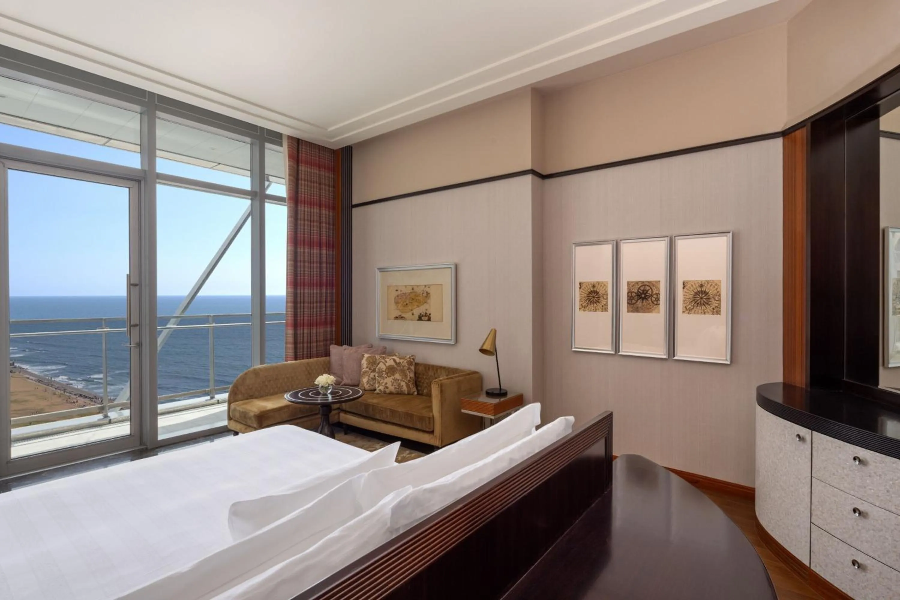 Bedroom, Bed in ITC Ratnadipa, a Luxury Collection Hotel, Colombo