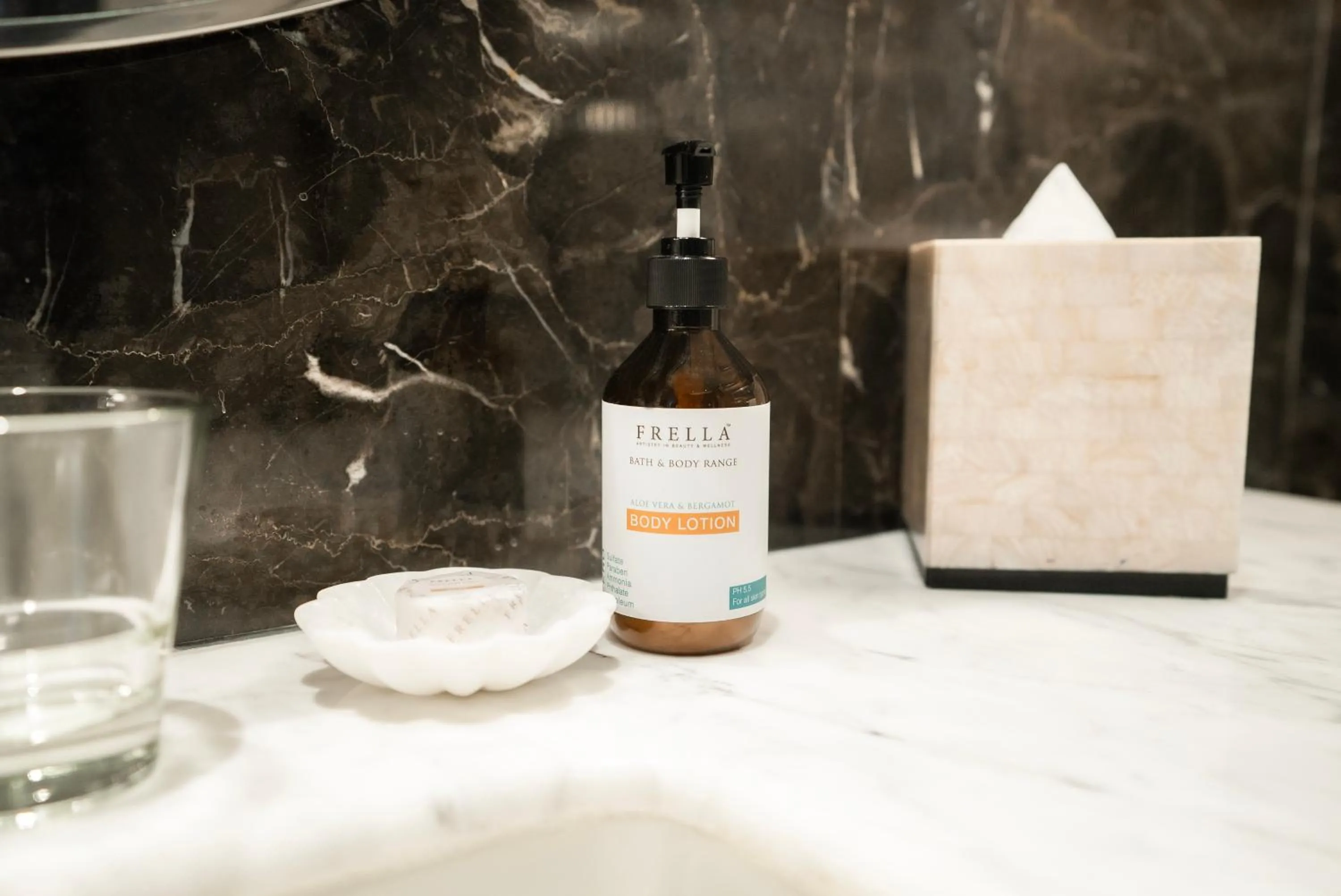 Bathroom in ITC Ratnadipa, a Luxury Collection Hotel, Colombo