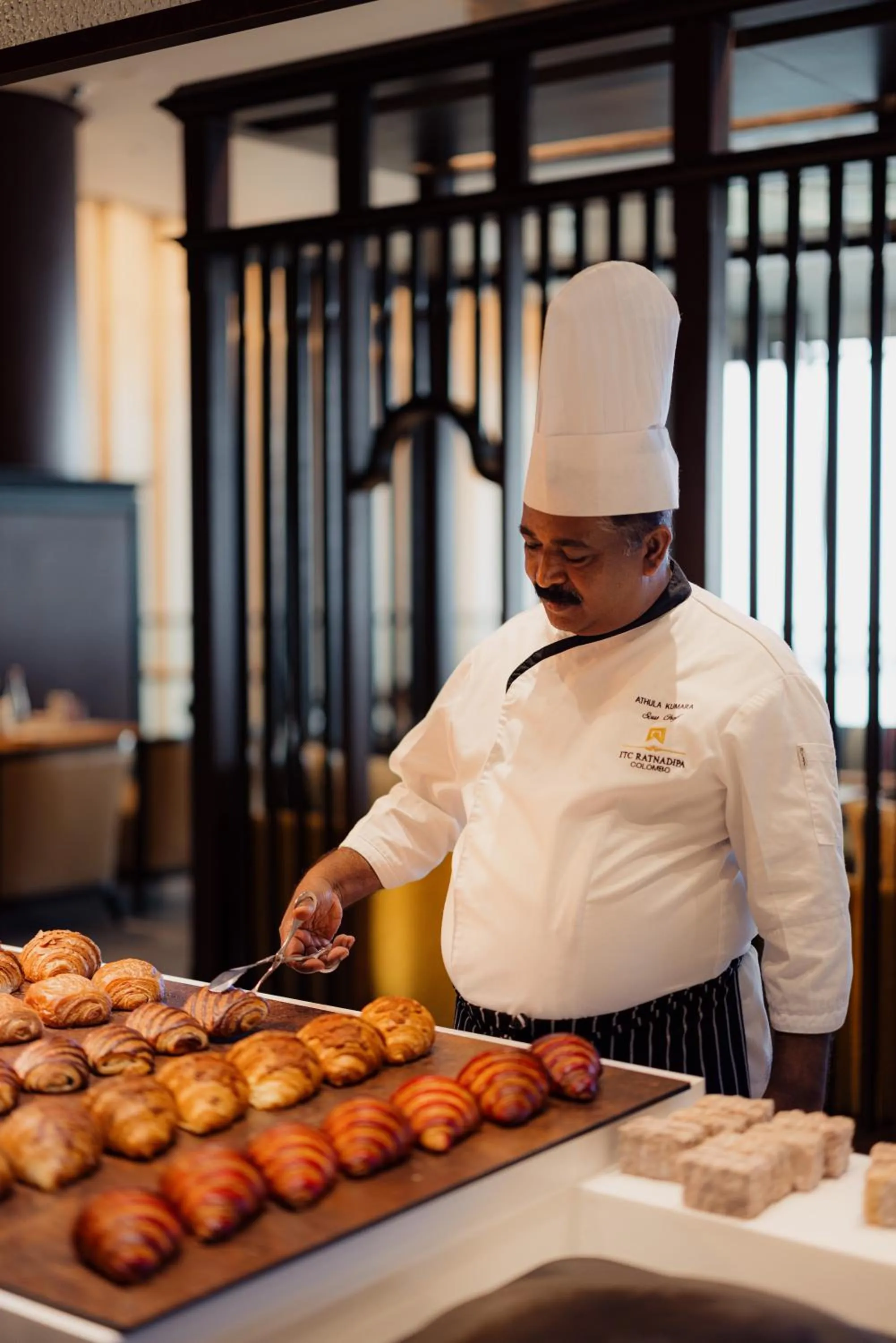 Restaurant/places to eat in ITC Ratnadipa, a Luxury Collection Hotel, Colombo