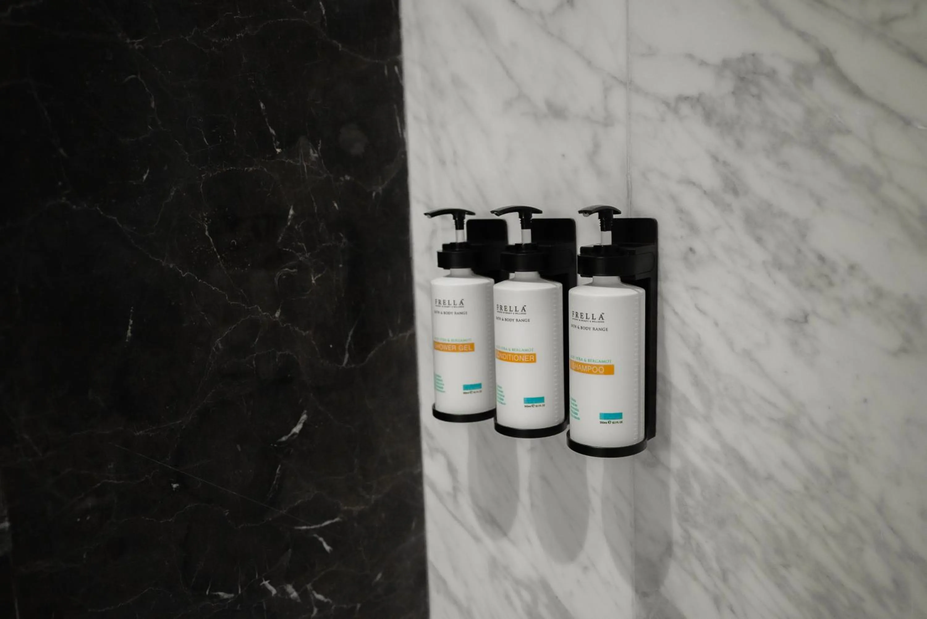 Bathroom in ITC Ratnadipa, a Luxury Collection Hotel, Colombo