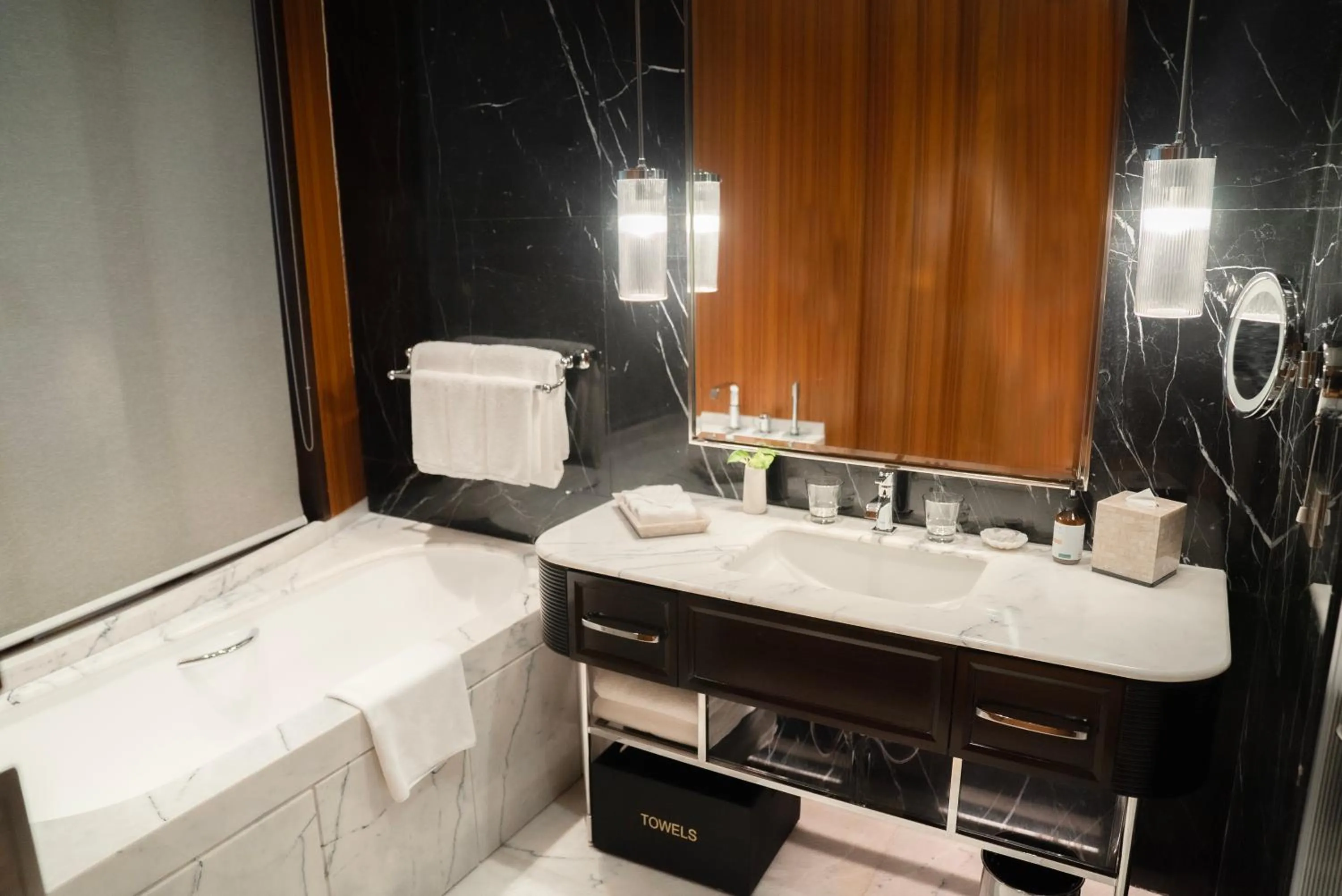Bathroom in ITC Ratnadipa, a Luxury Collection Hotel, Colombo