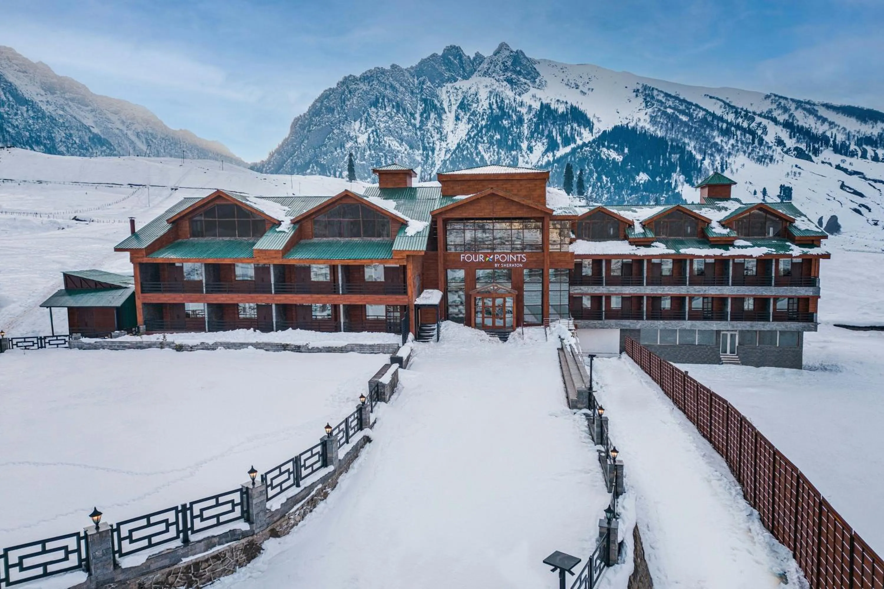 Property building in Four Points by Sheraton Sonmarg Resort