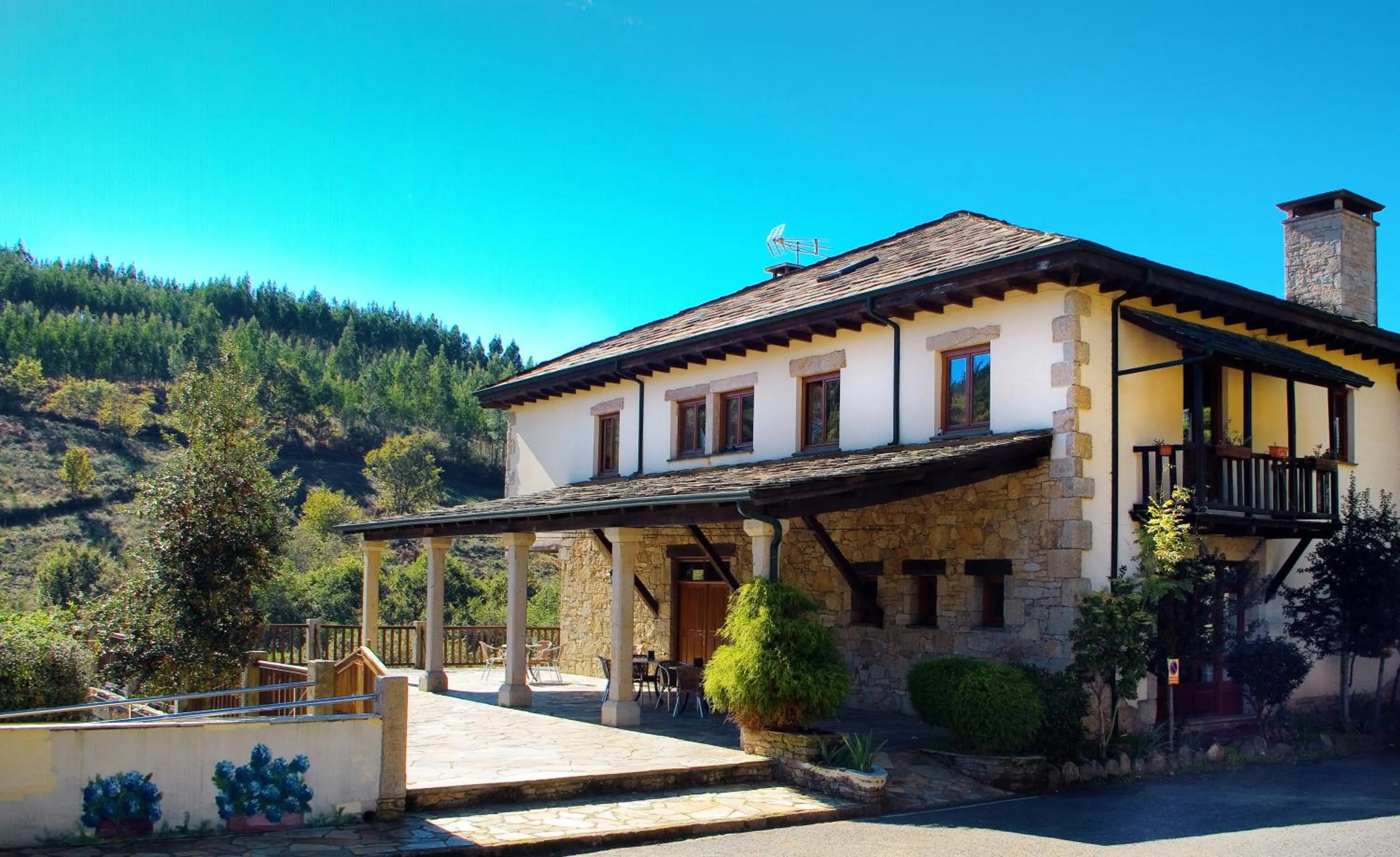 Property building in Hotel Balneario Río Pambre