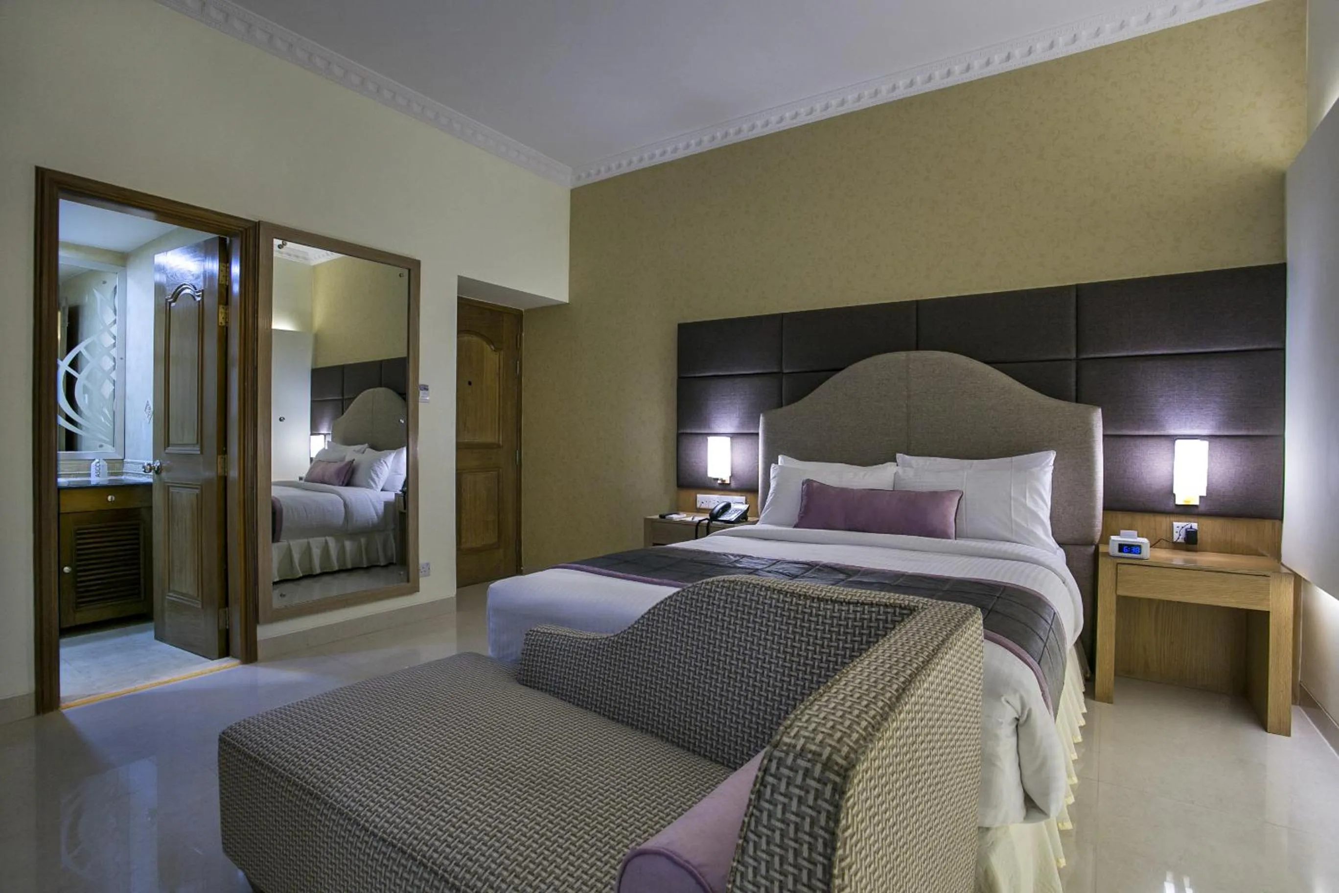 Bedroom, Bed in Ascott Palace Dhaka