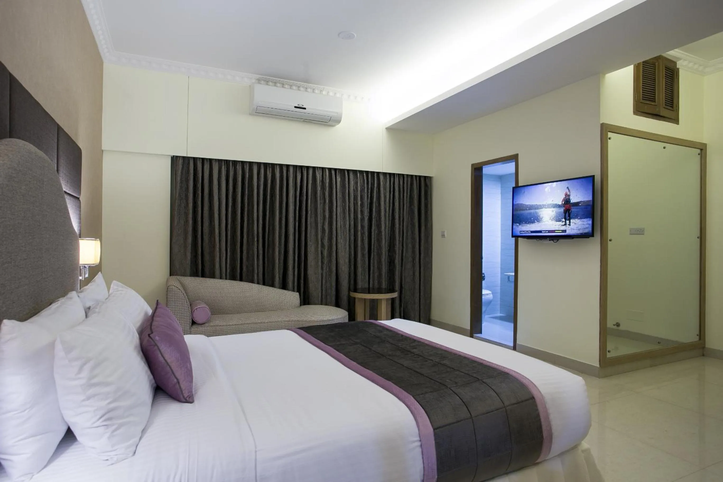 Bedroom, Bed in Ascott Palace Dhaka