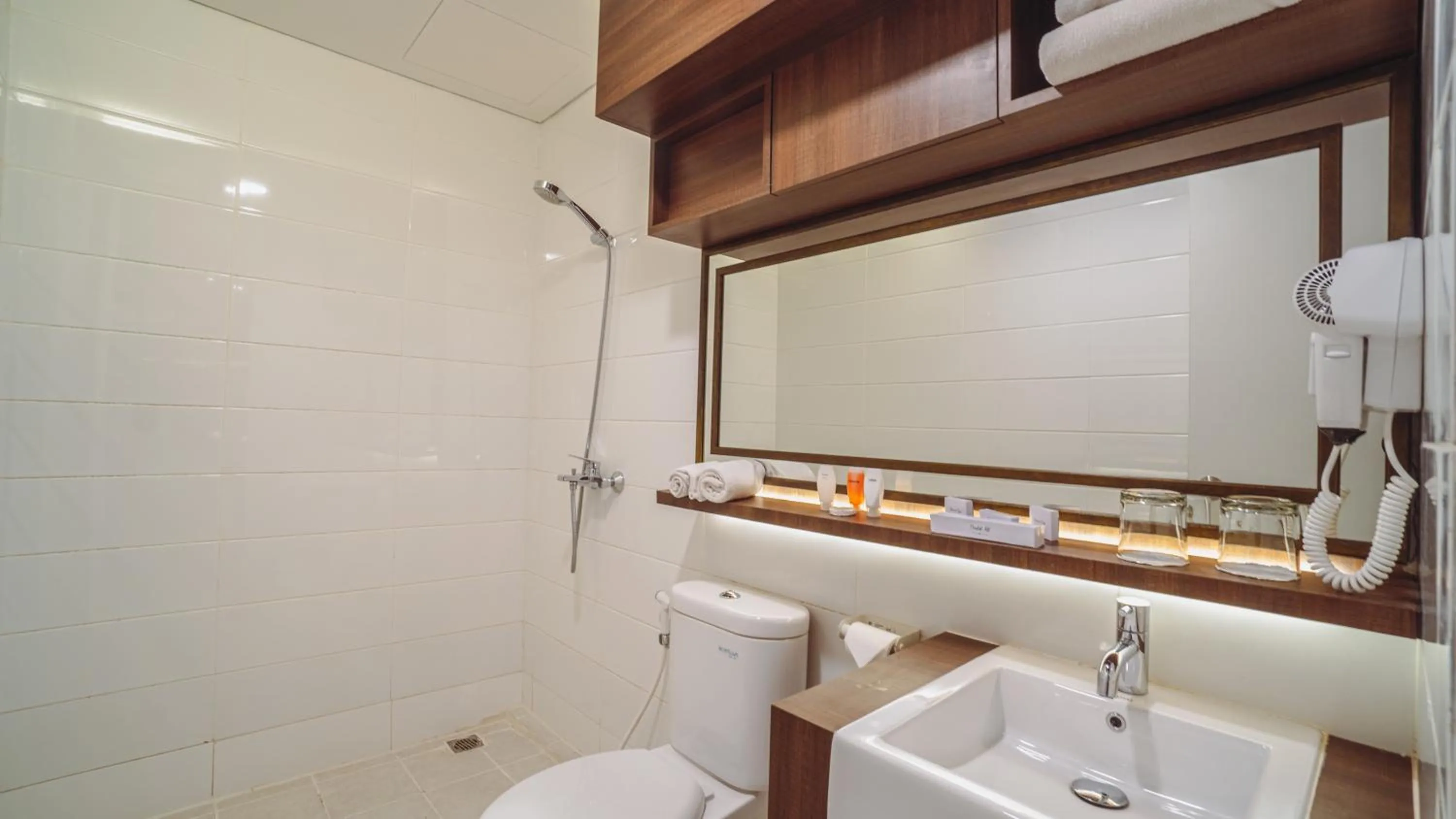 Toilet in Swiss-Belcourt Serpong