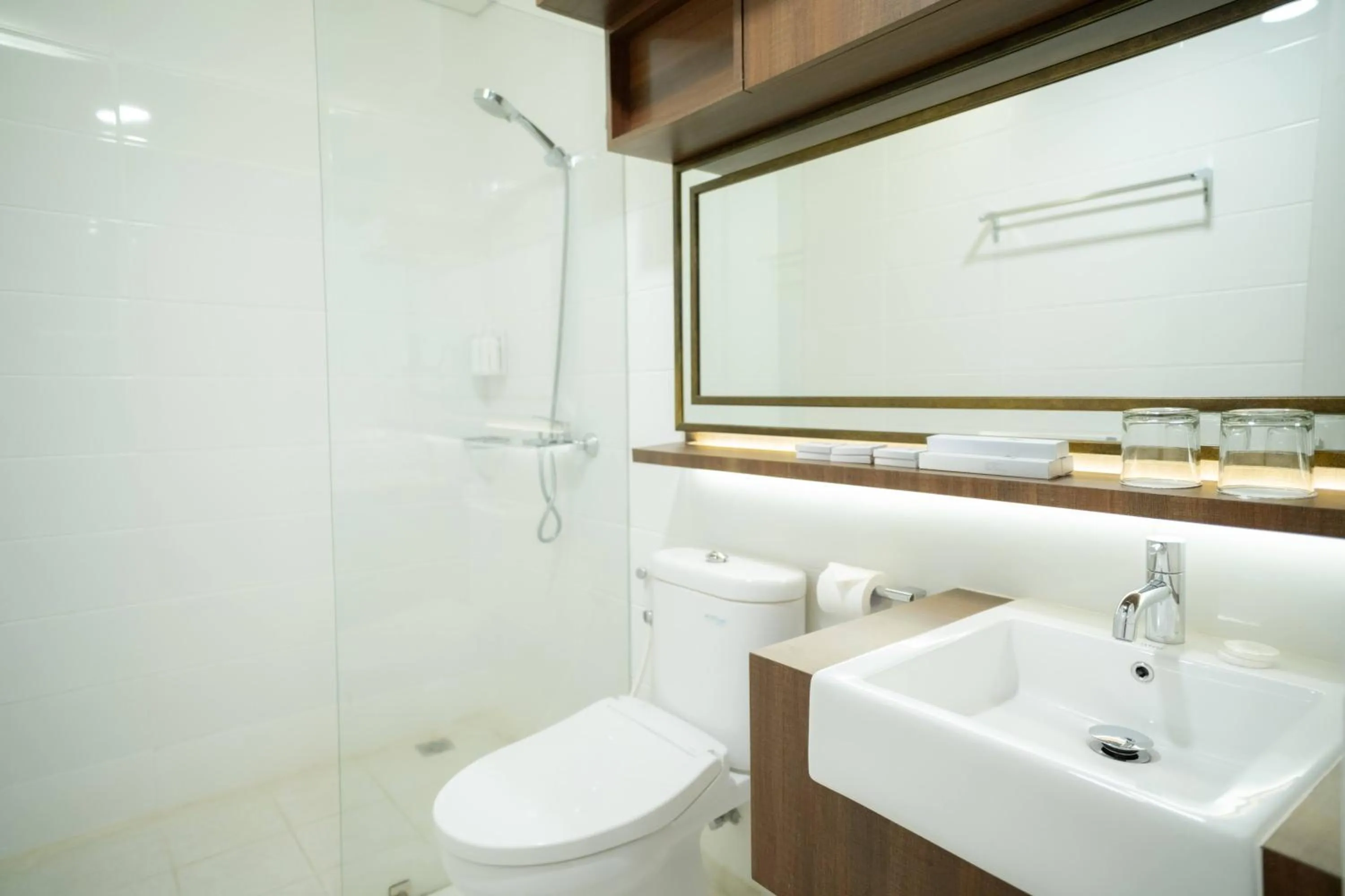 Toilet in Swiss-Belcourt Serpong