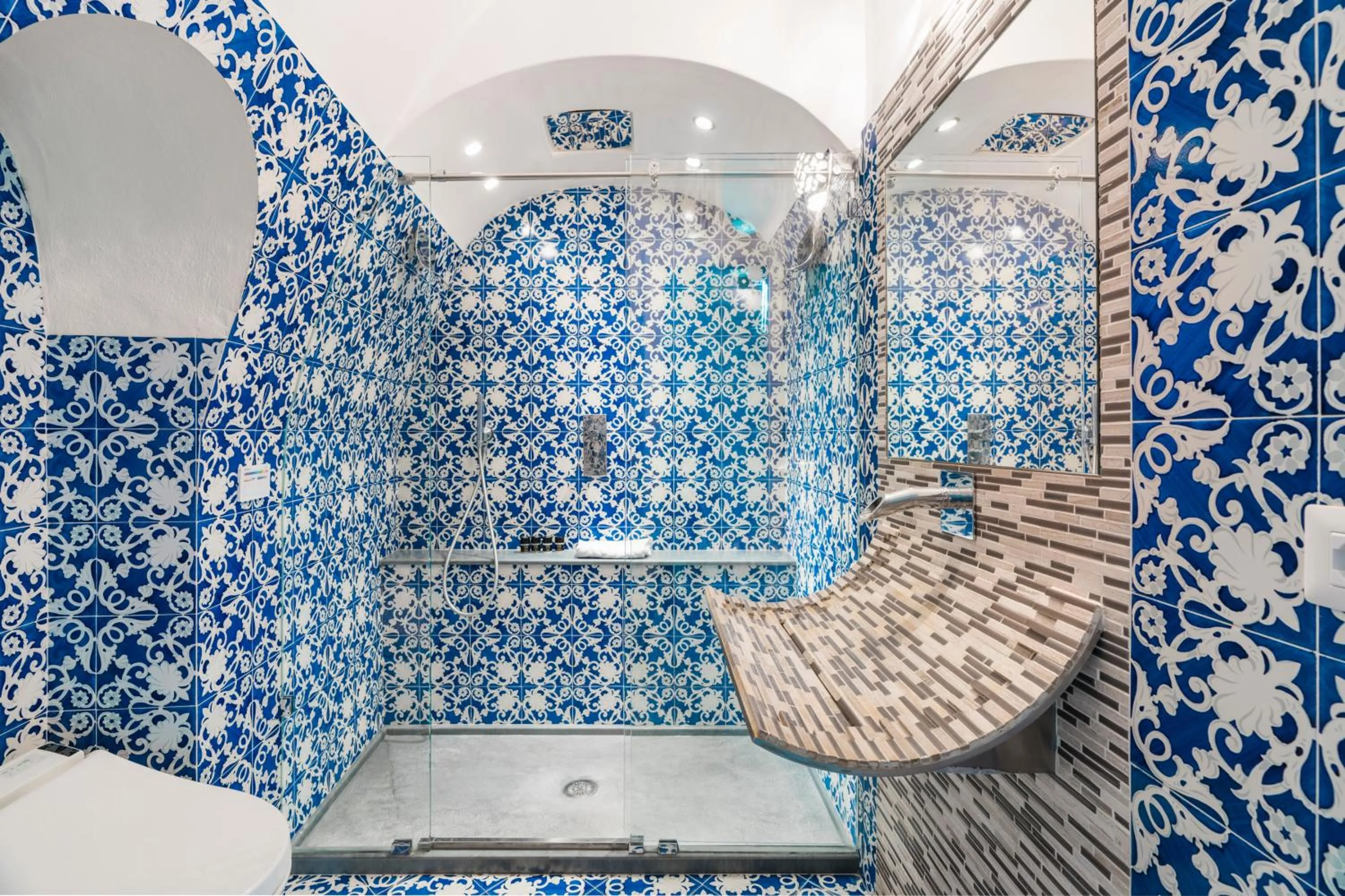 Shower in Villa Magia