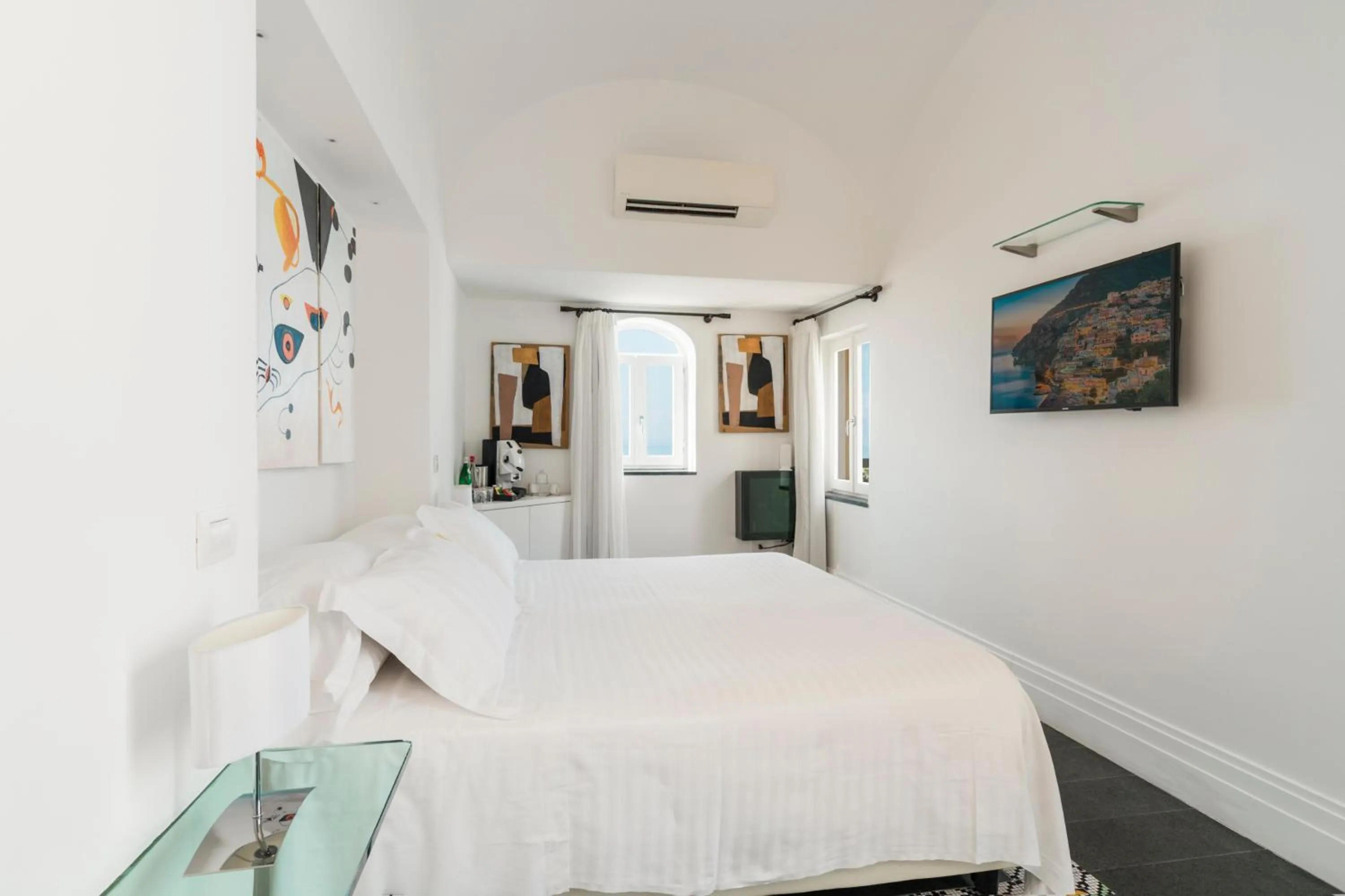 Photo of the whole room, Bed in Villa Magia