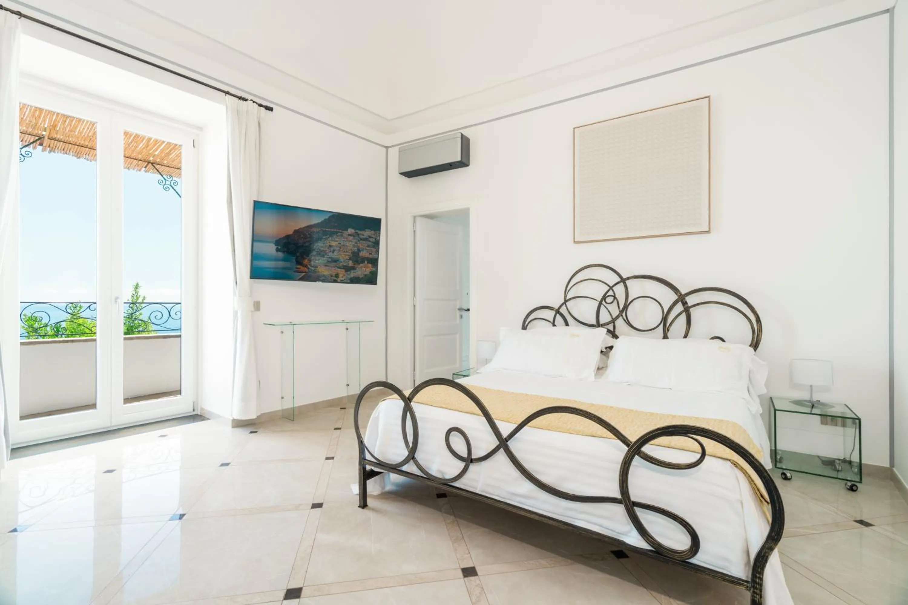 Bed in Villa Magia