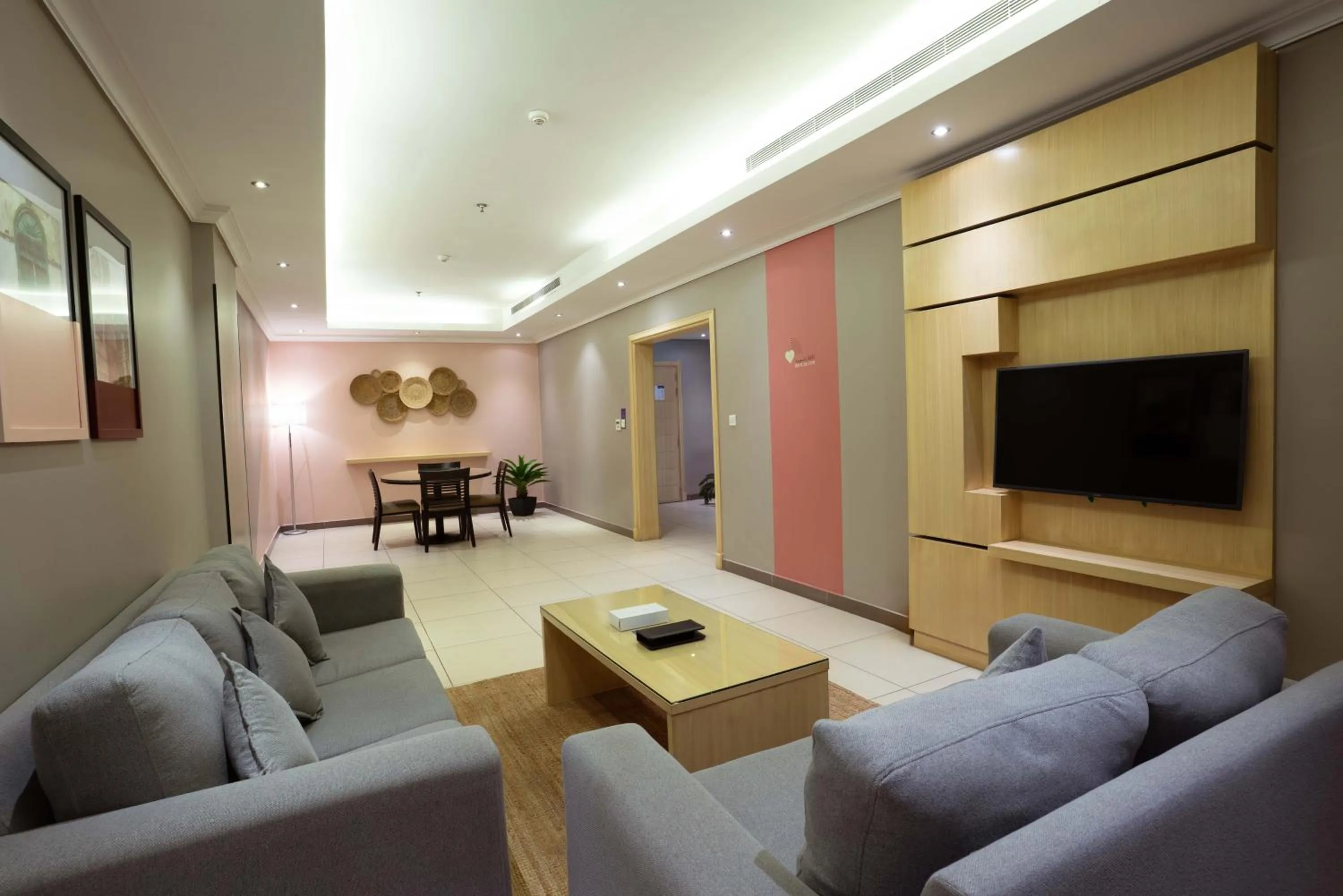 Communal lounge/ TV room in Dara Salam