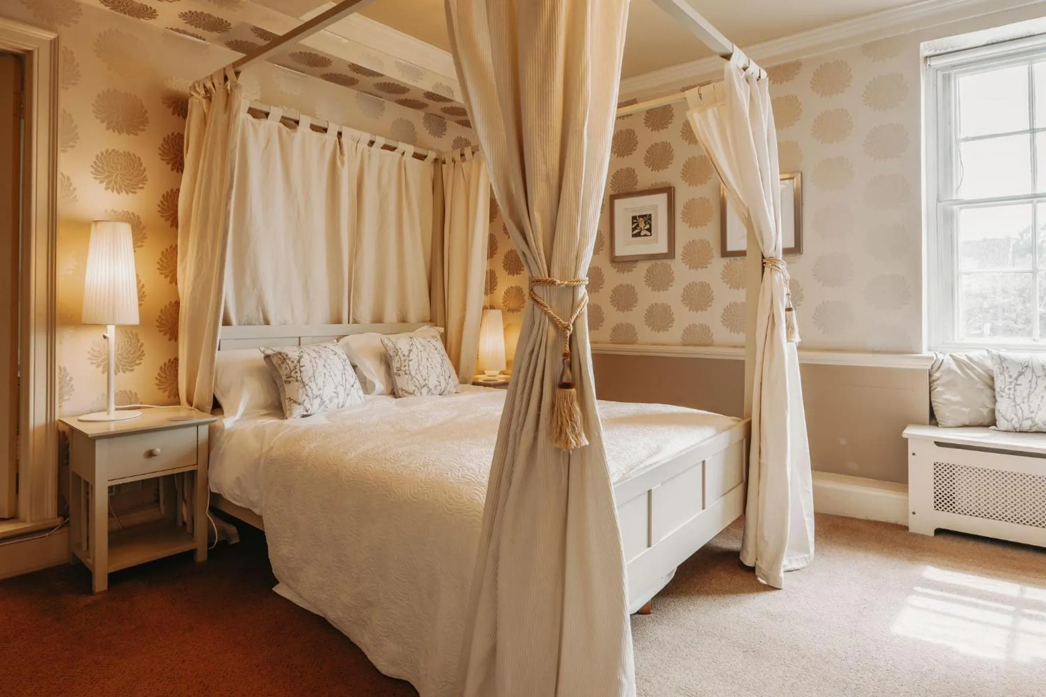 Bedroom, Bed in Old Orleton Inn