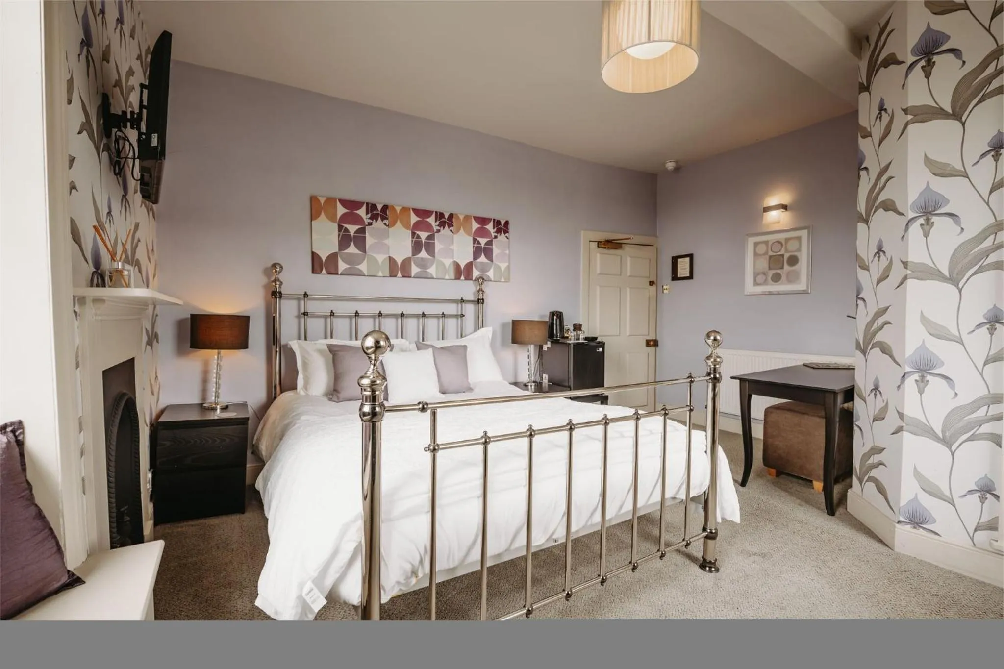 Photo of the whole room, Bed in Old Orleton Inn