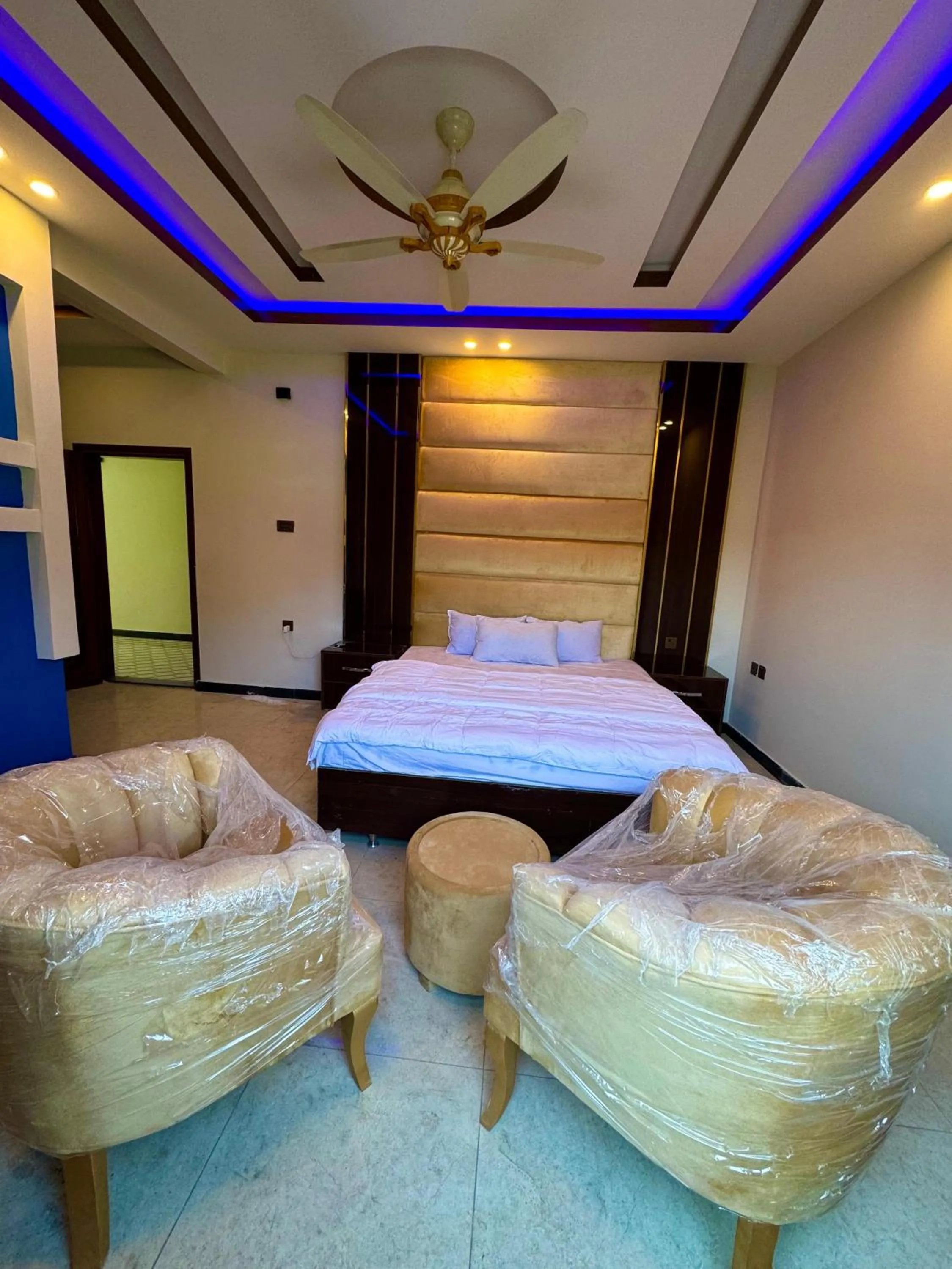 Bed in Royal Shangrila Balakot