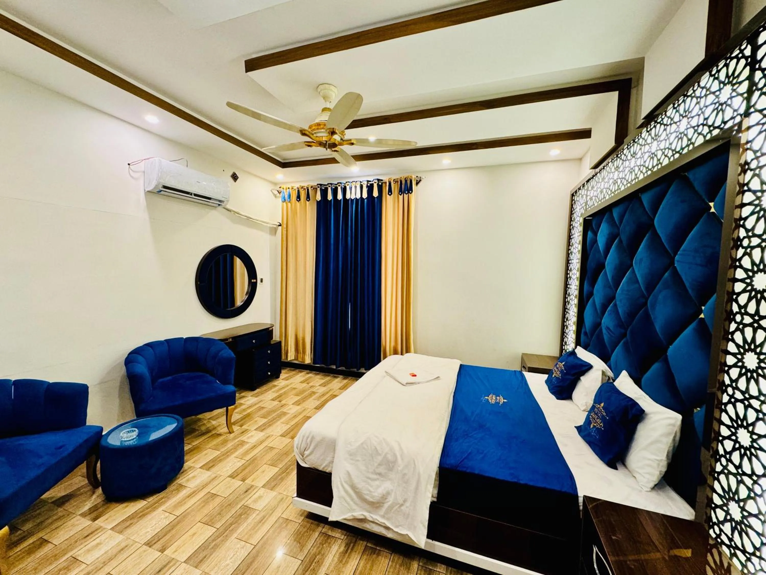 Bed in Royal Shangrila Balakot