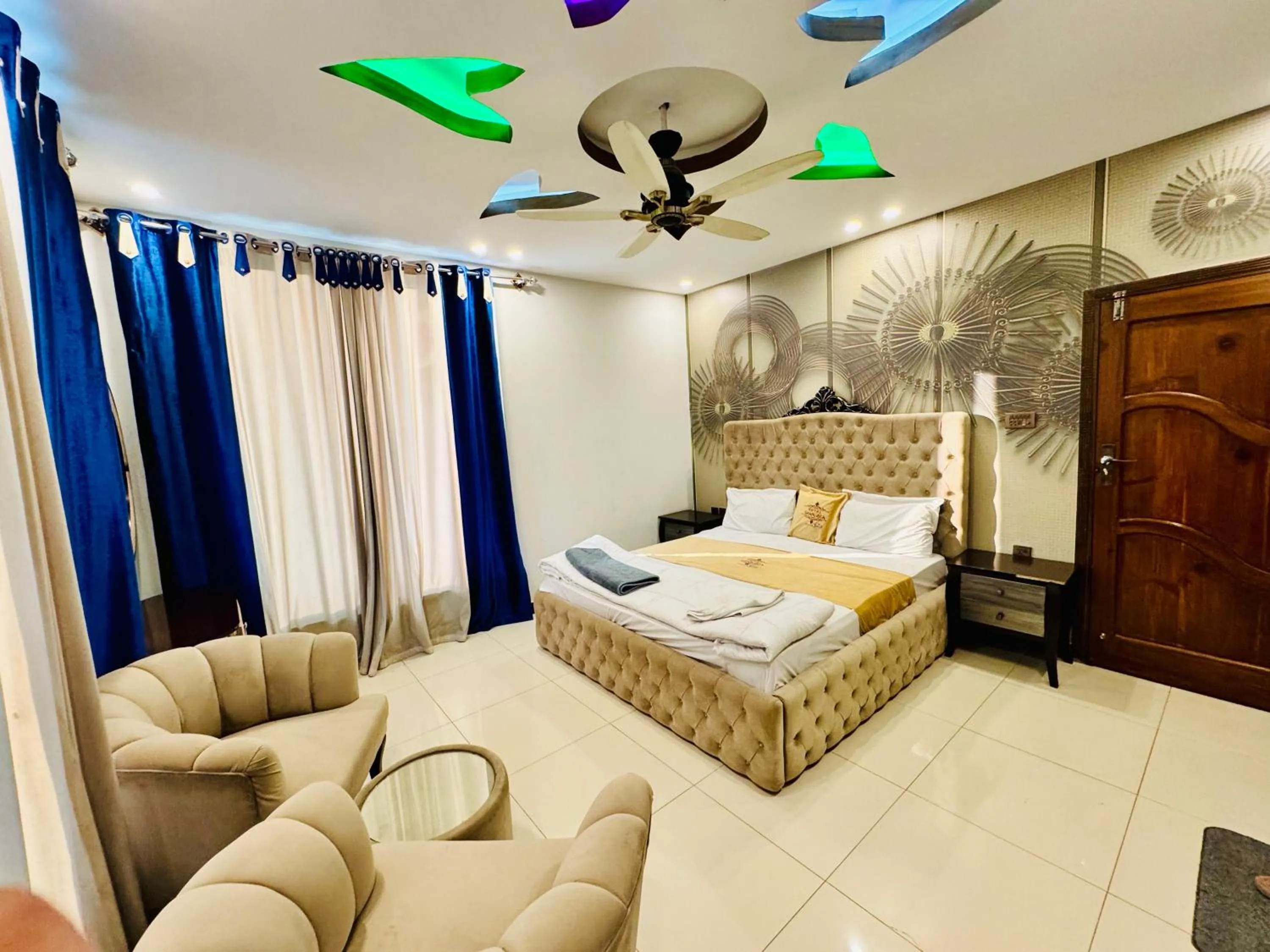 Bed in Royal Shangrila Balakot