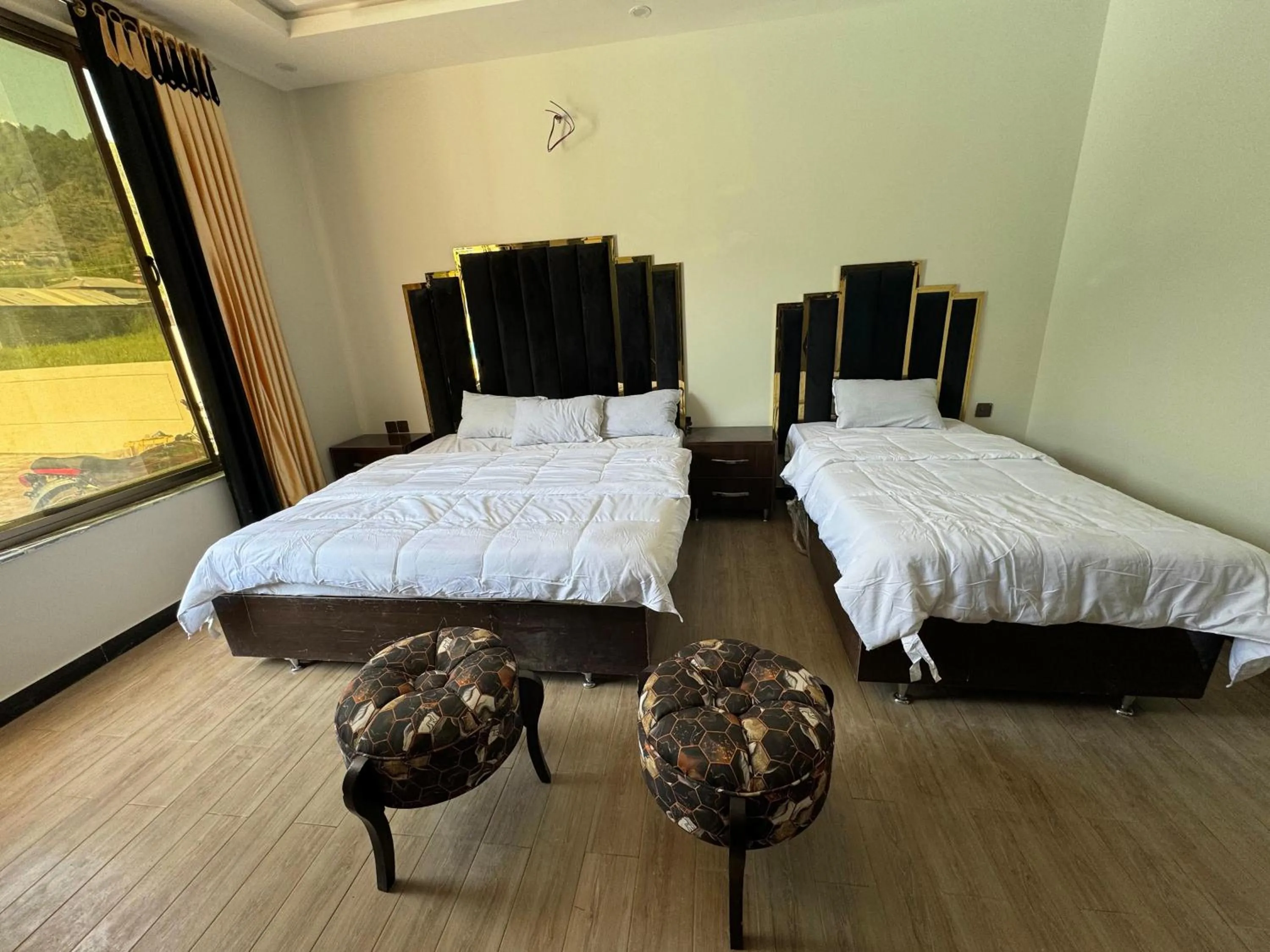 Bed in Royal Shangrila Balakot