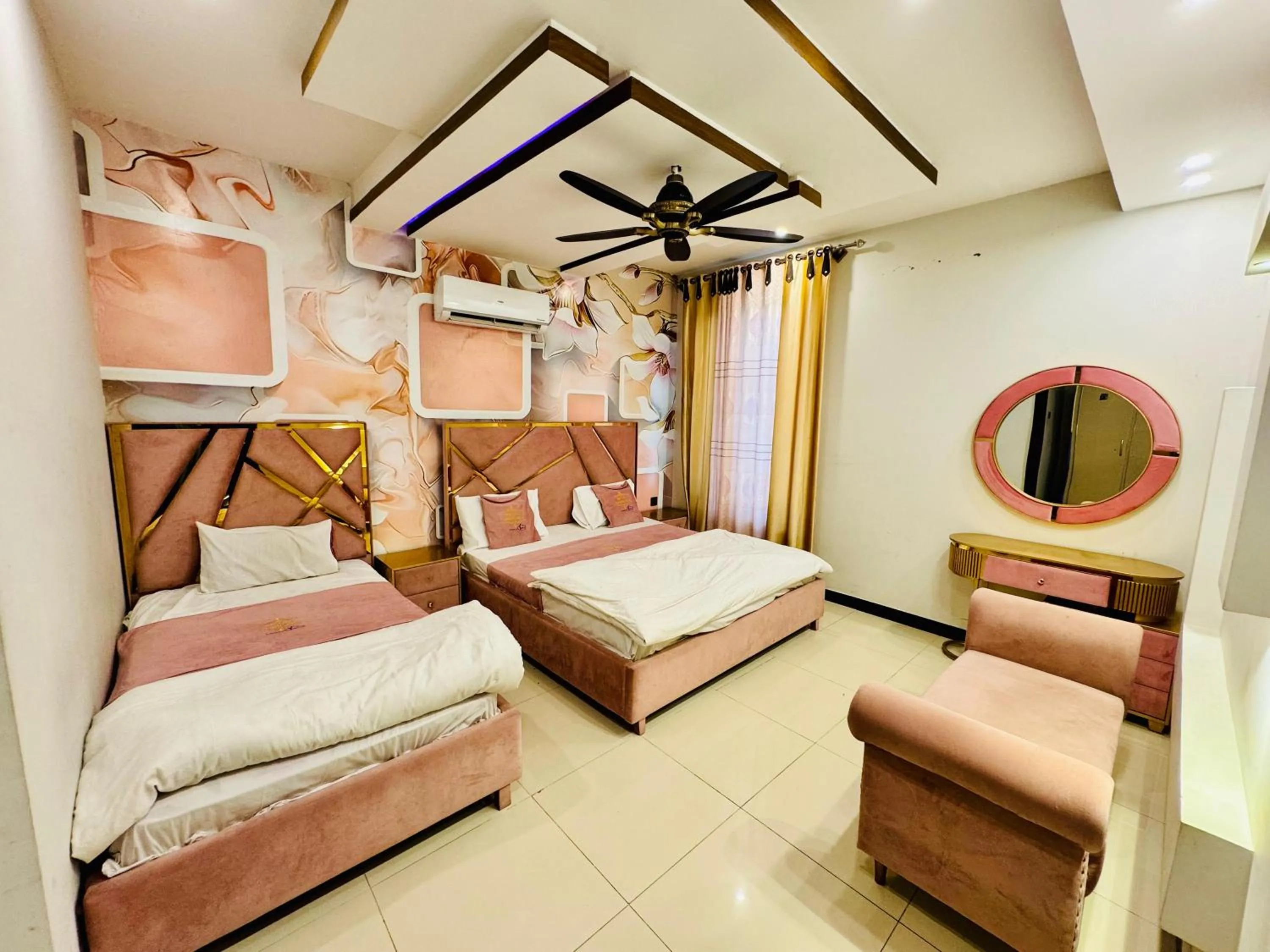 Bed in Royal Shangrila Balakot