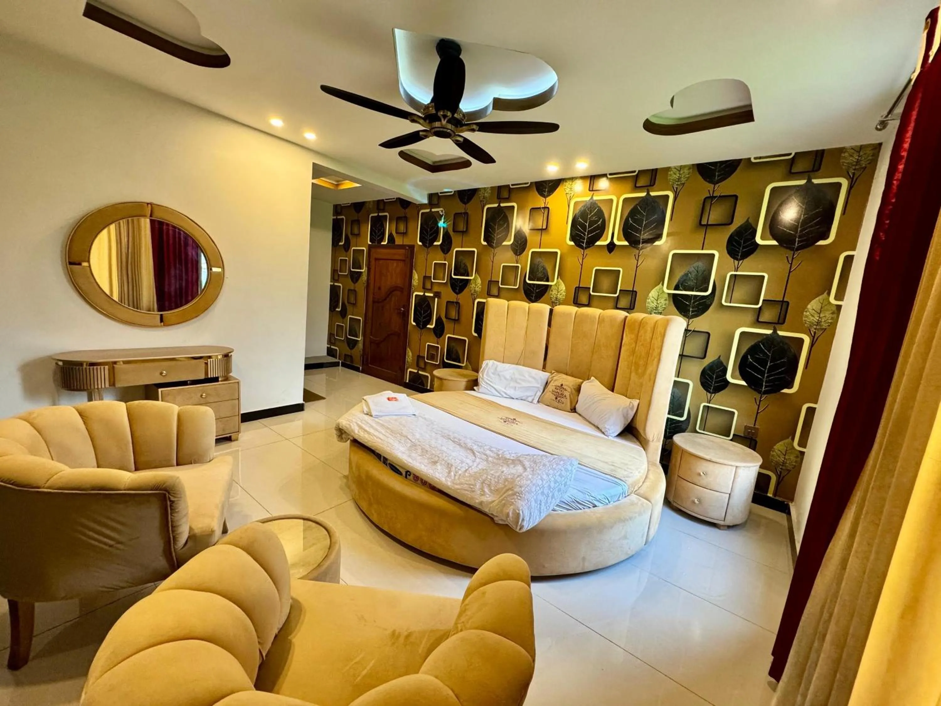 Bed in Royal Shangrila Balakot