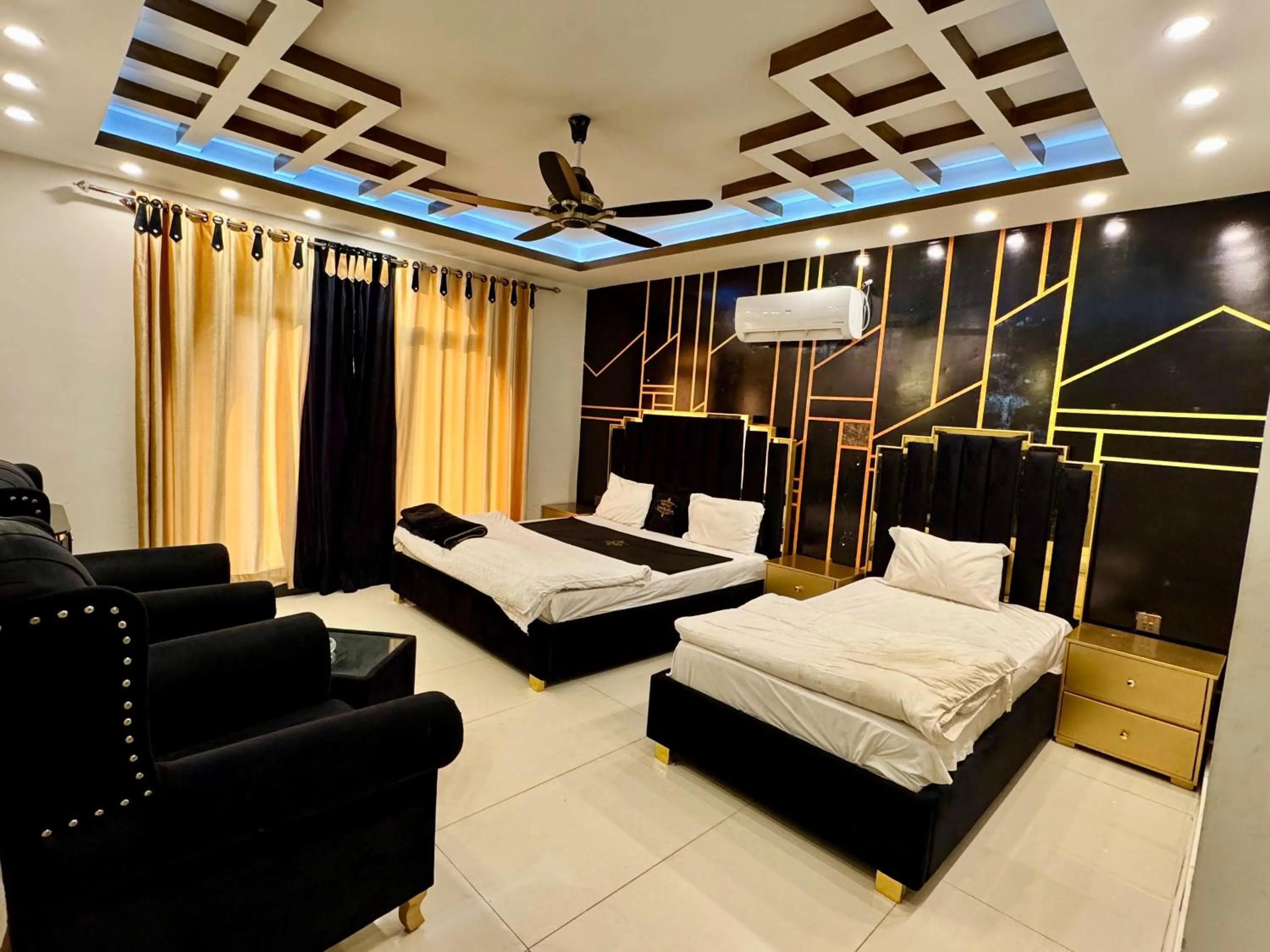 Bed in Royal Shangrila Balakot